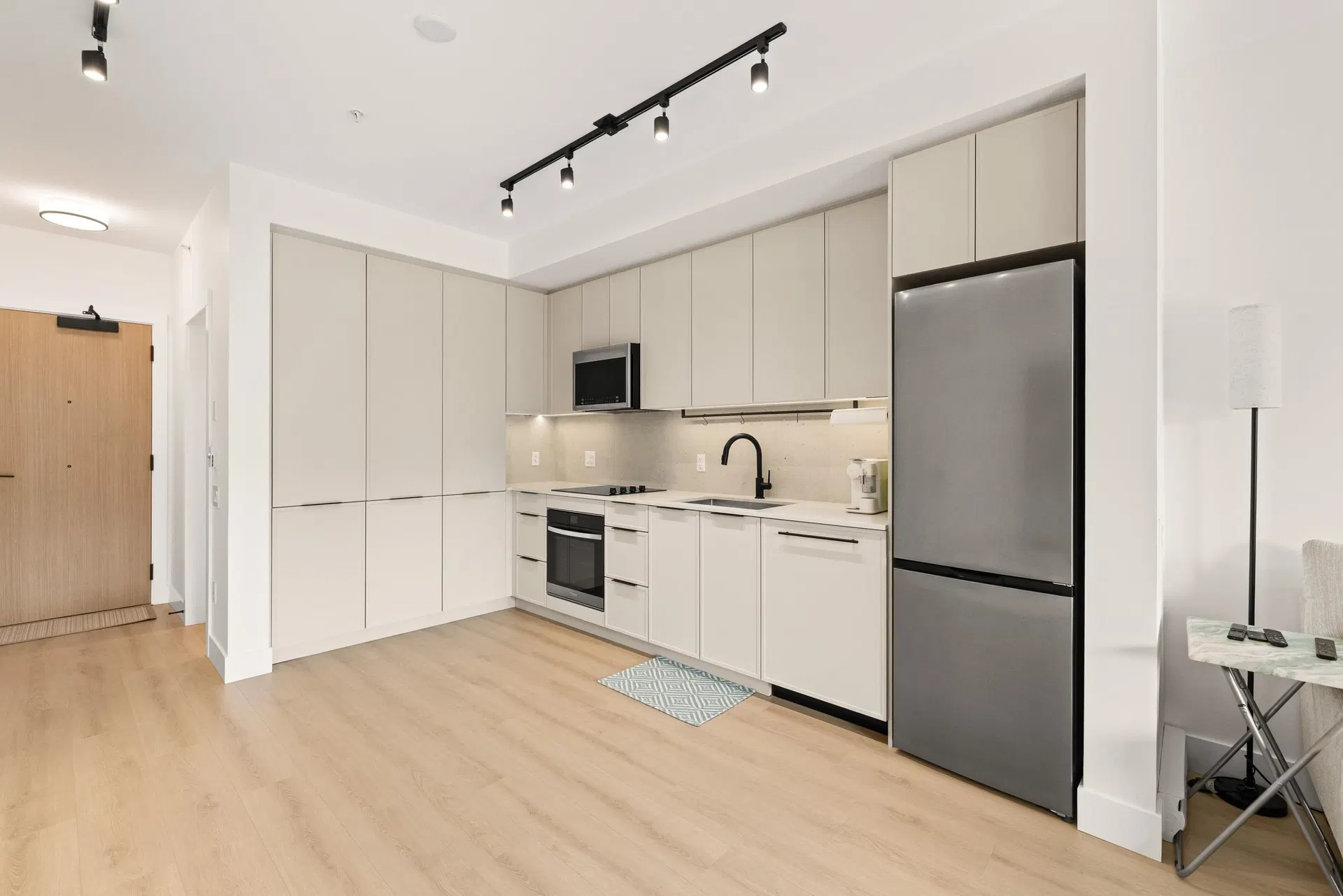 Photo 5 of 29 at #207 – 3055 Murray Street