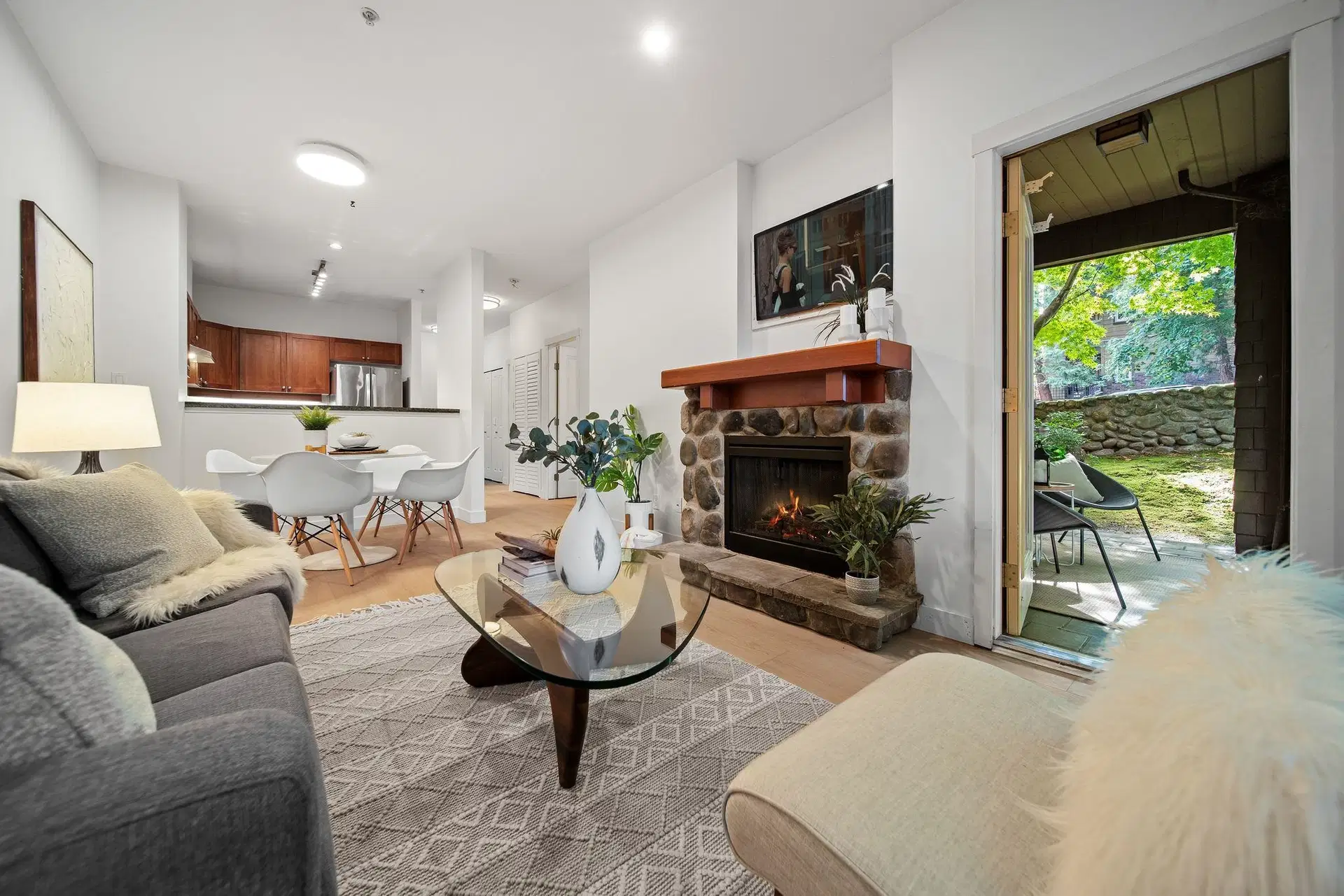 #108 – 675 Park Crescent