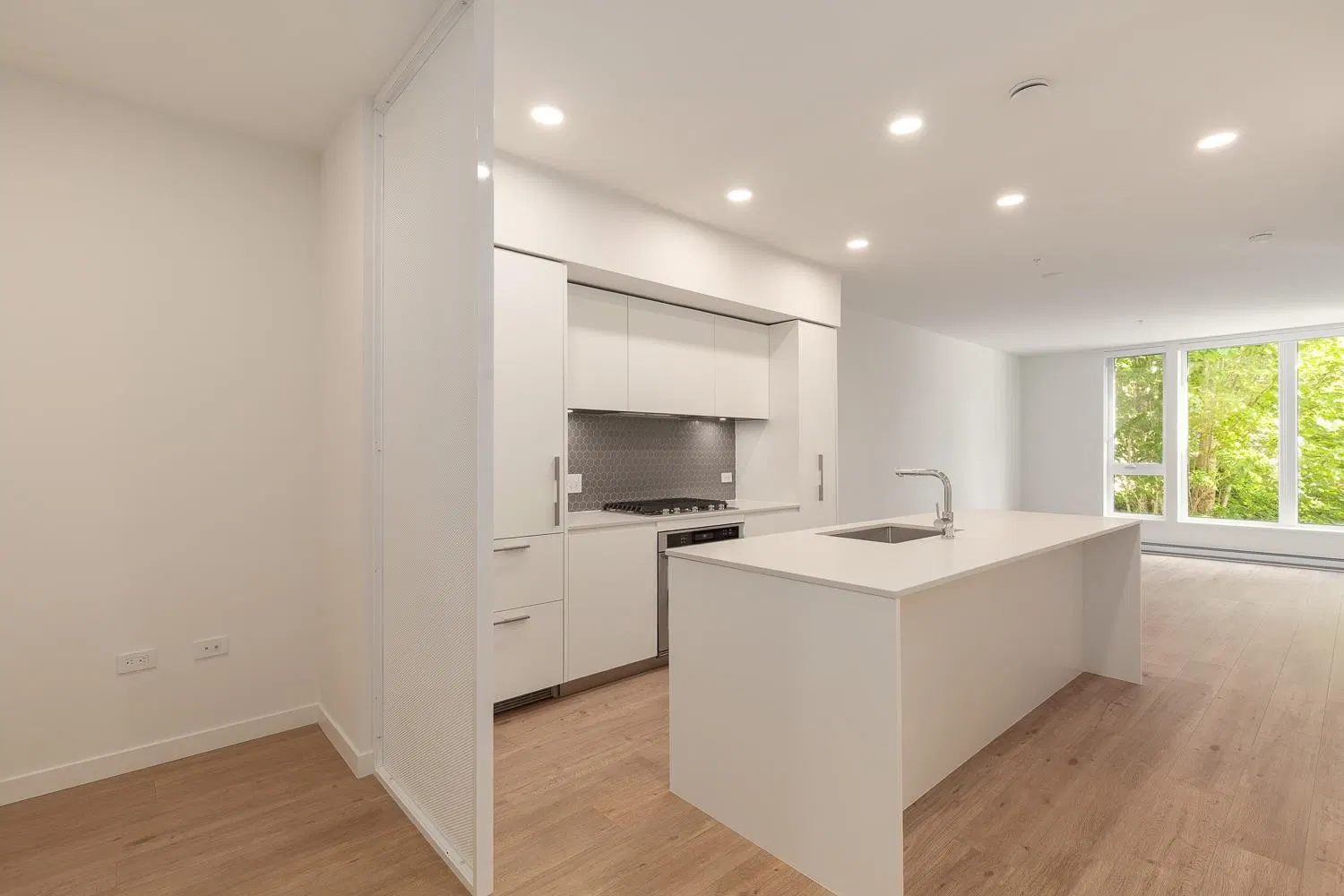 Photo 5 of 39 at #208 – 1500 Scott Crescent