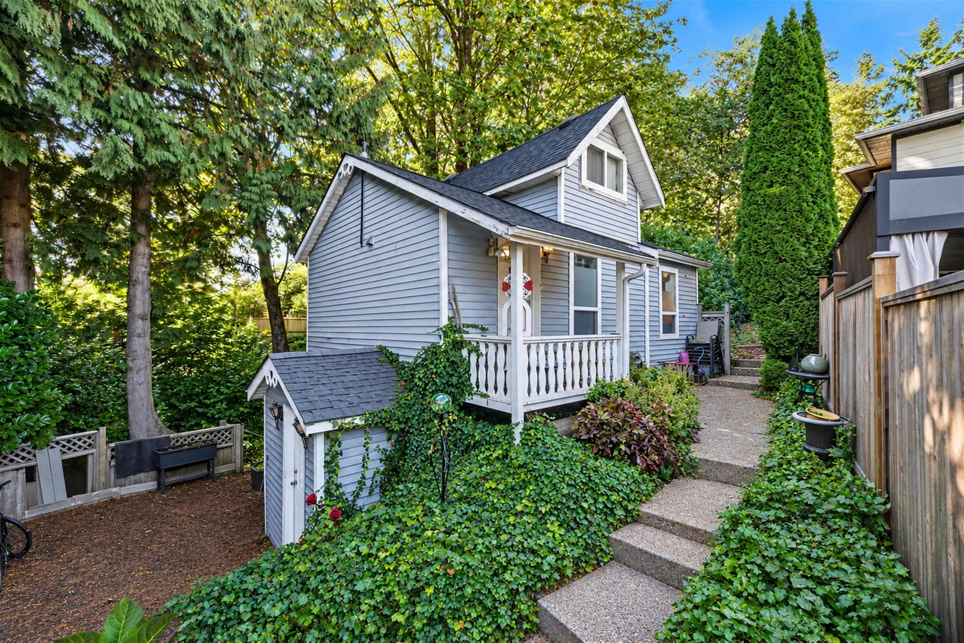 Photo 1 of 35 at 1004 Delestre Avenue
