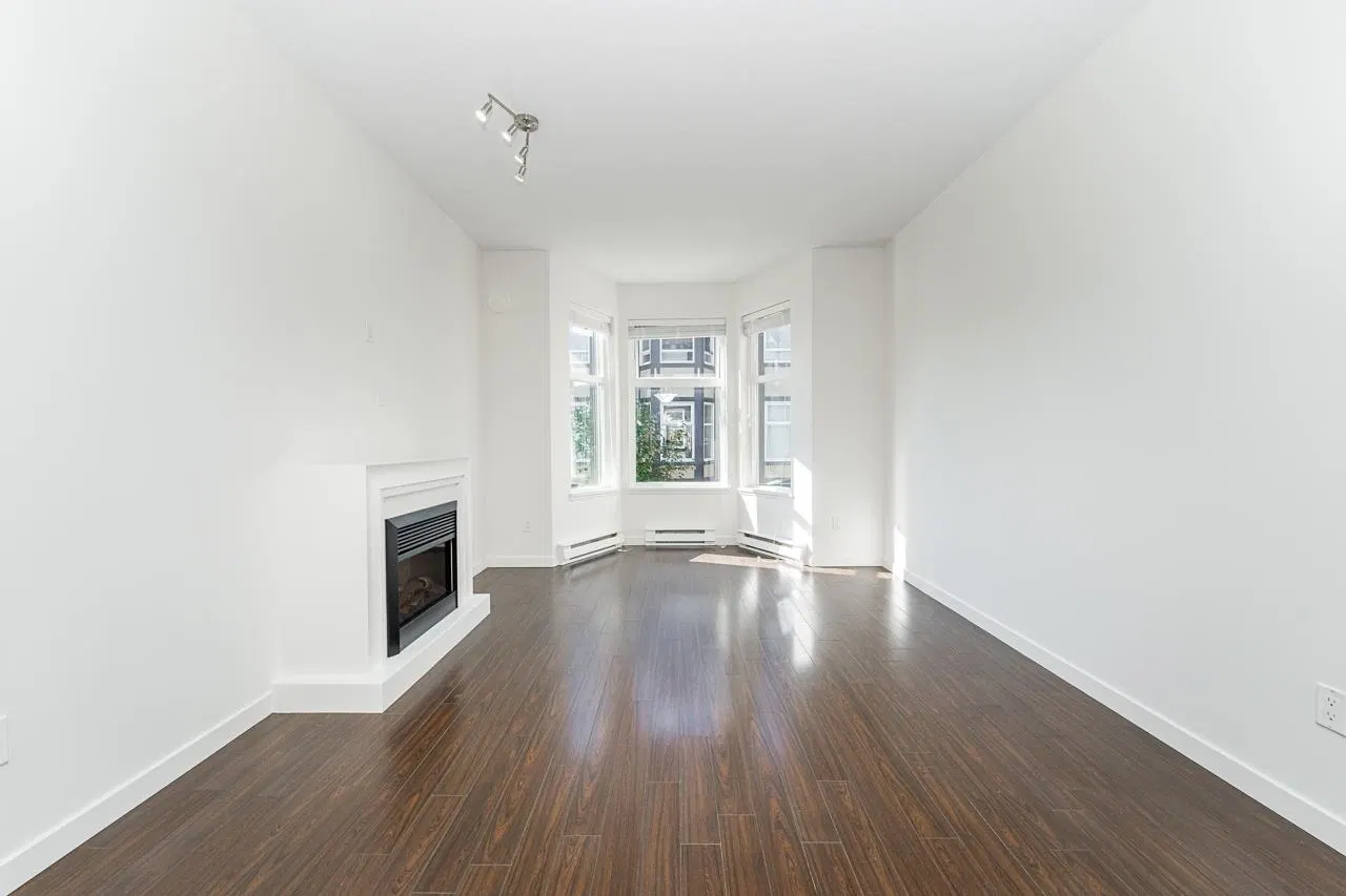 Photo 4 of 21 at #21 – 6099 Alder Street