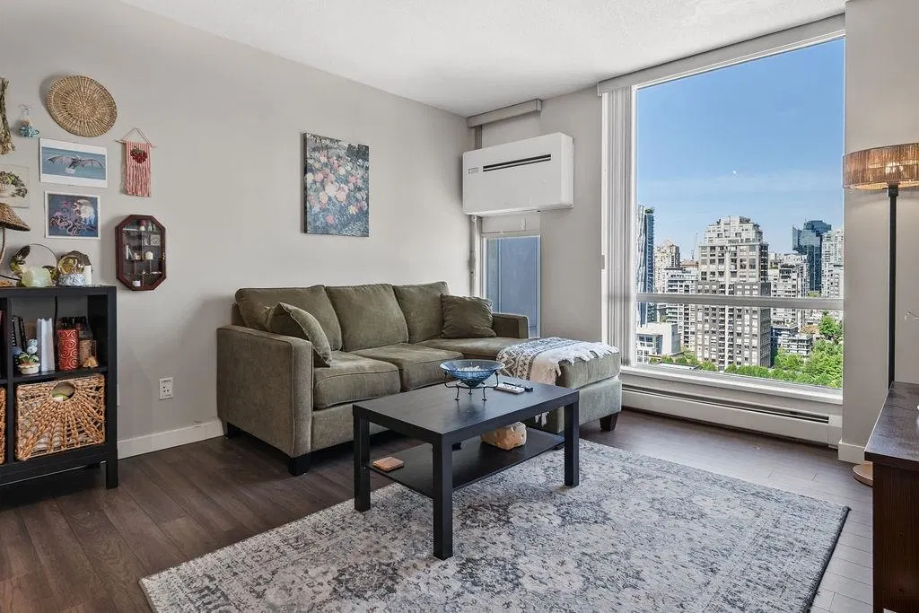 Photo 3 of 39 at #2801 – 1008 Cambie Street