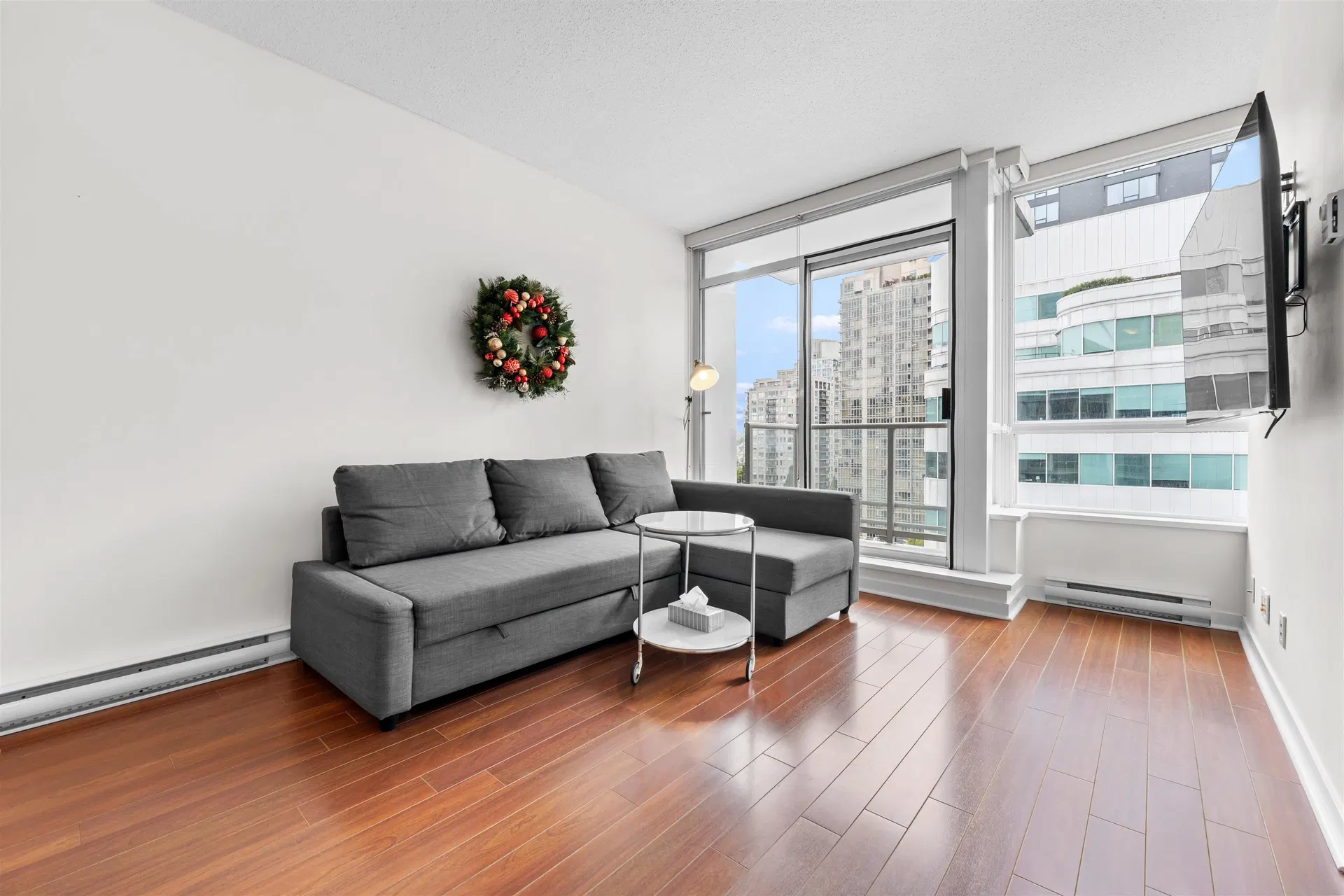 Photo 2 of 32 at #808 – 821 Cambie Street