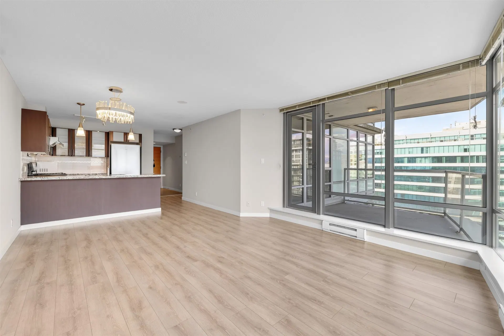Photo 4 of 27 at #1301 – 7888 Saba Road