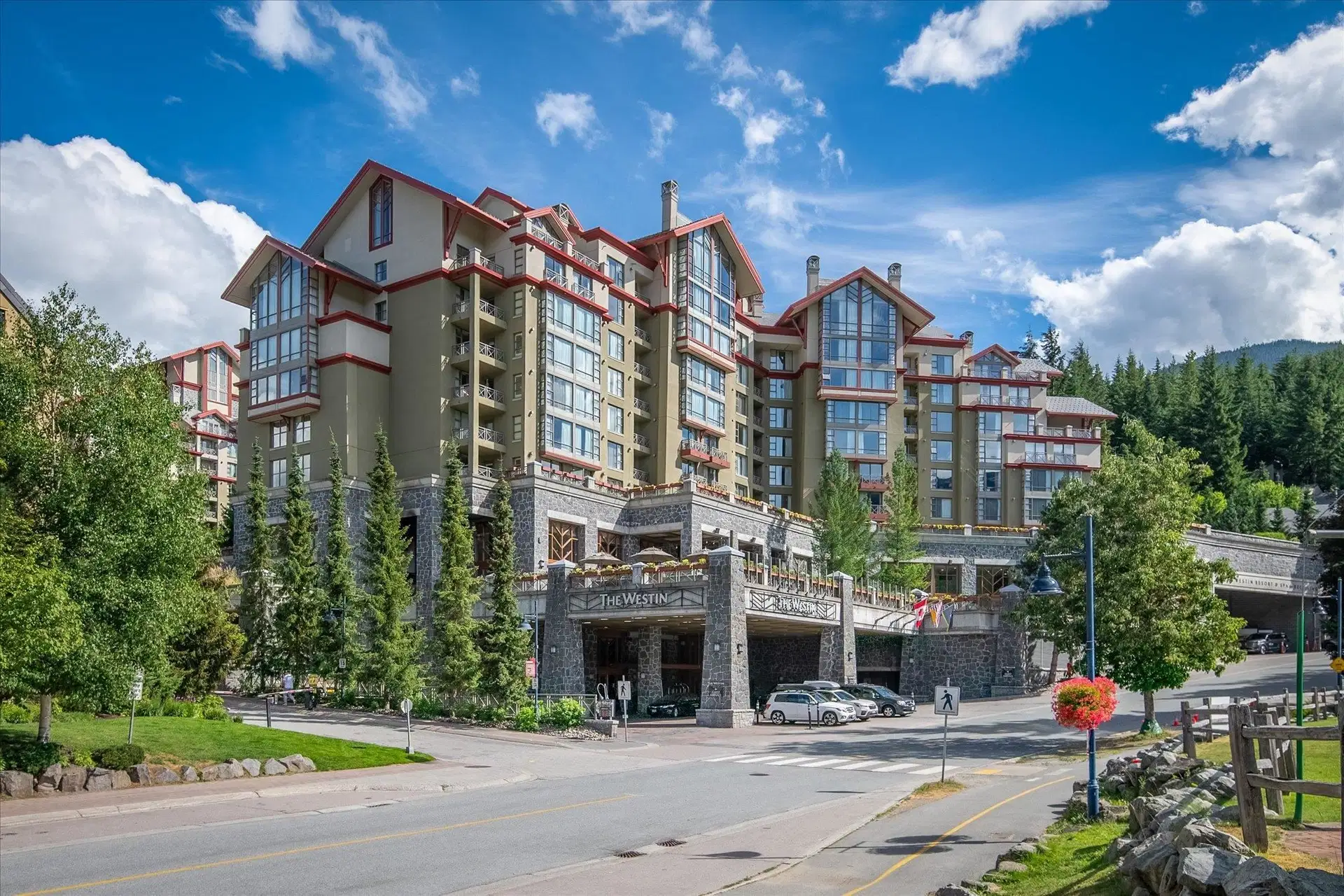 #871/872 – 4090 Whistler Way