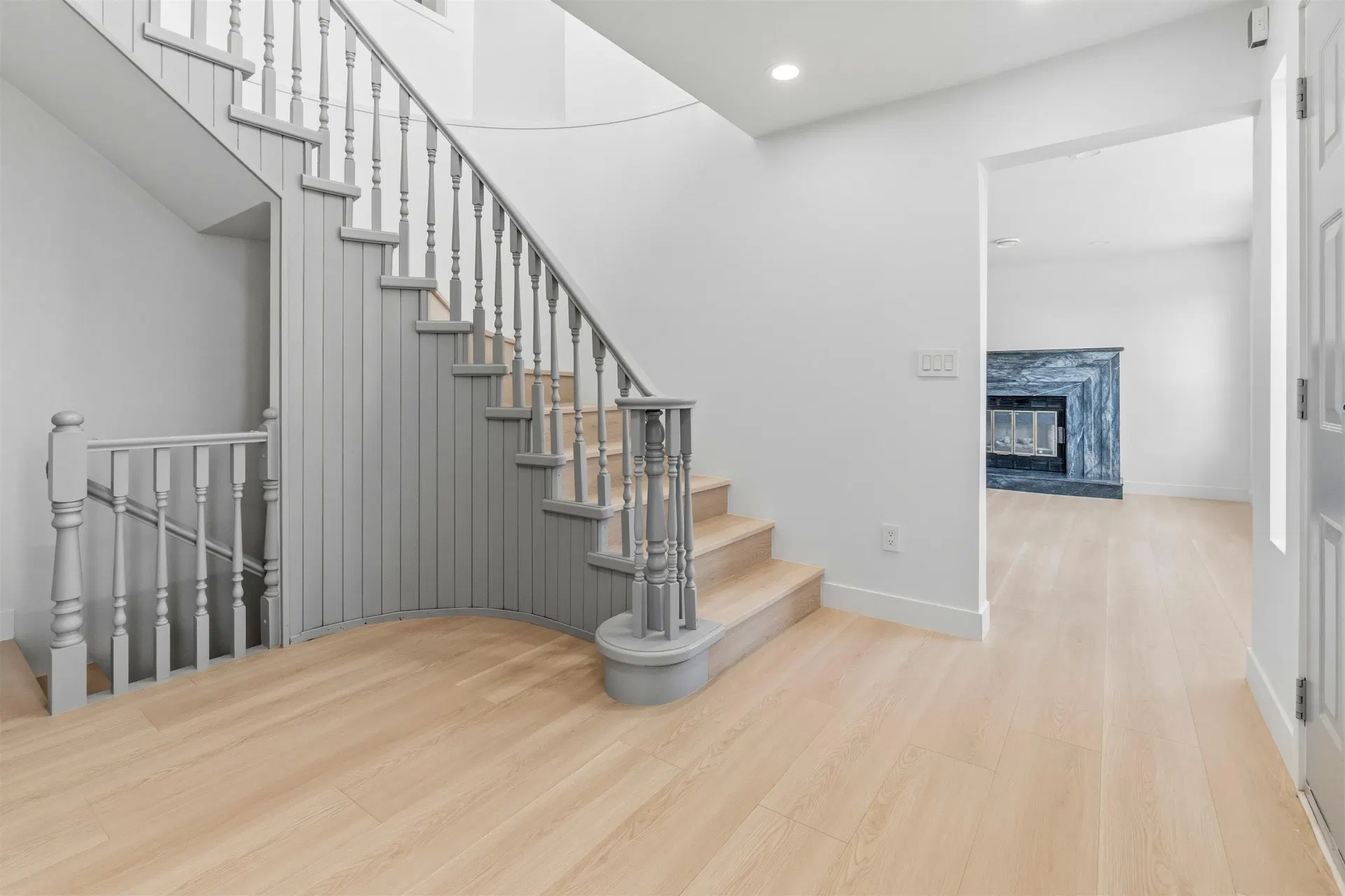 Photo 3 of 40 at 1761 E 57th Avenue