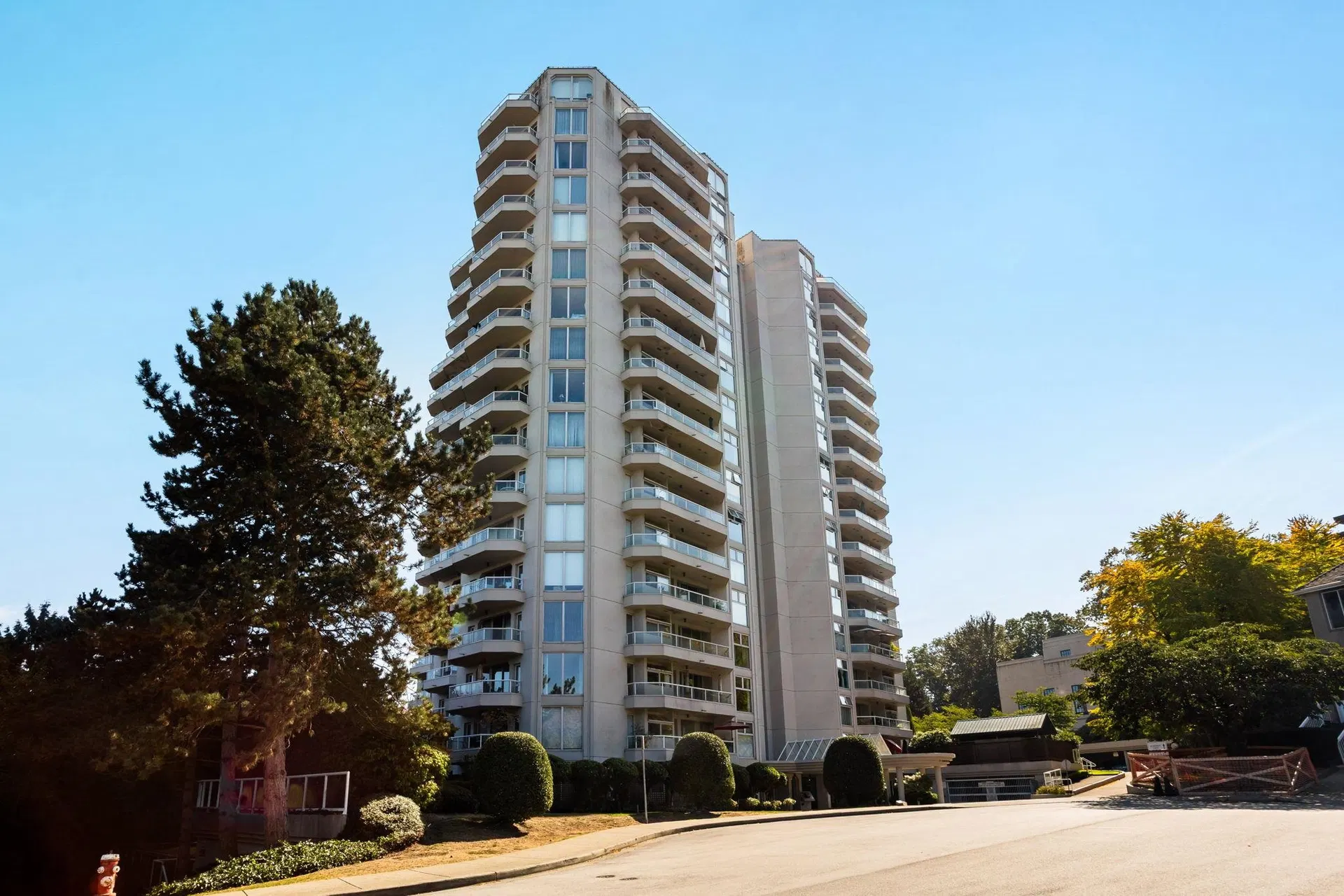 Photo 1 of 40 at #1801 – 71 Jamieson Court