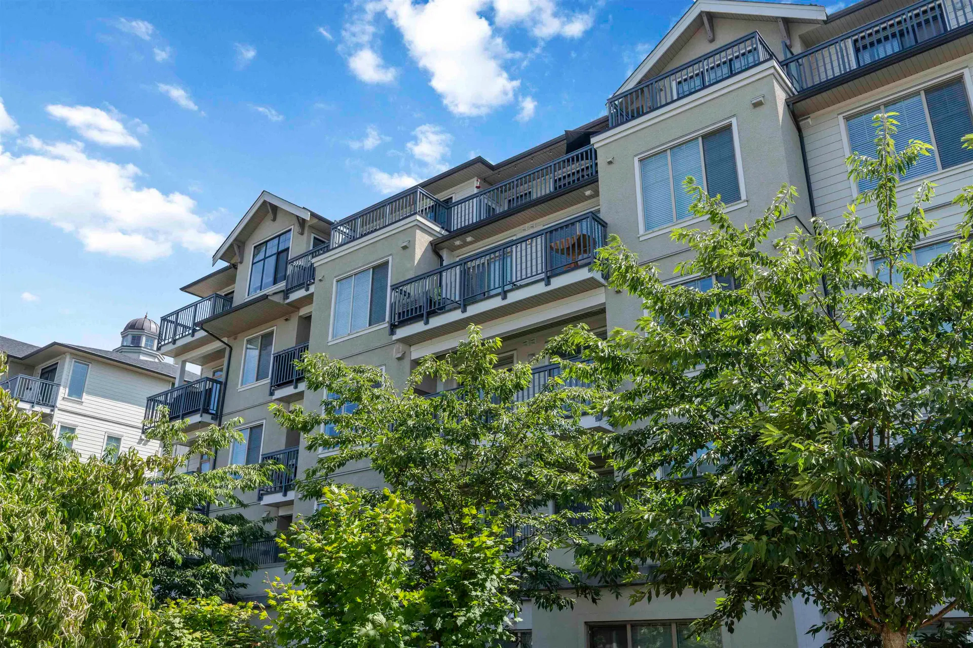 Photo 5 of 40 at A413 – 20487 65 Avenue
