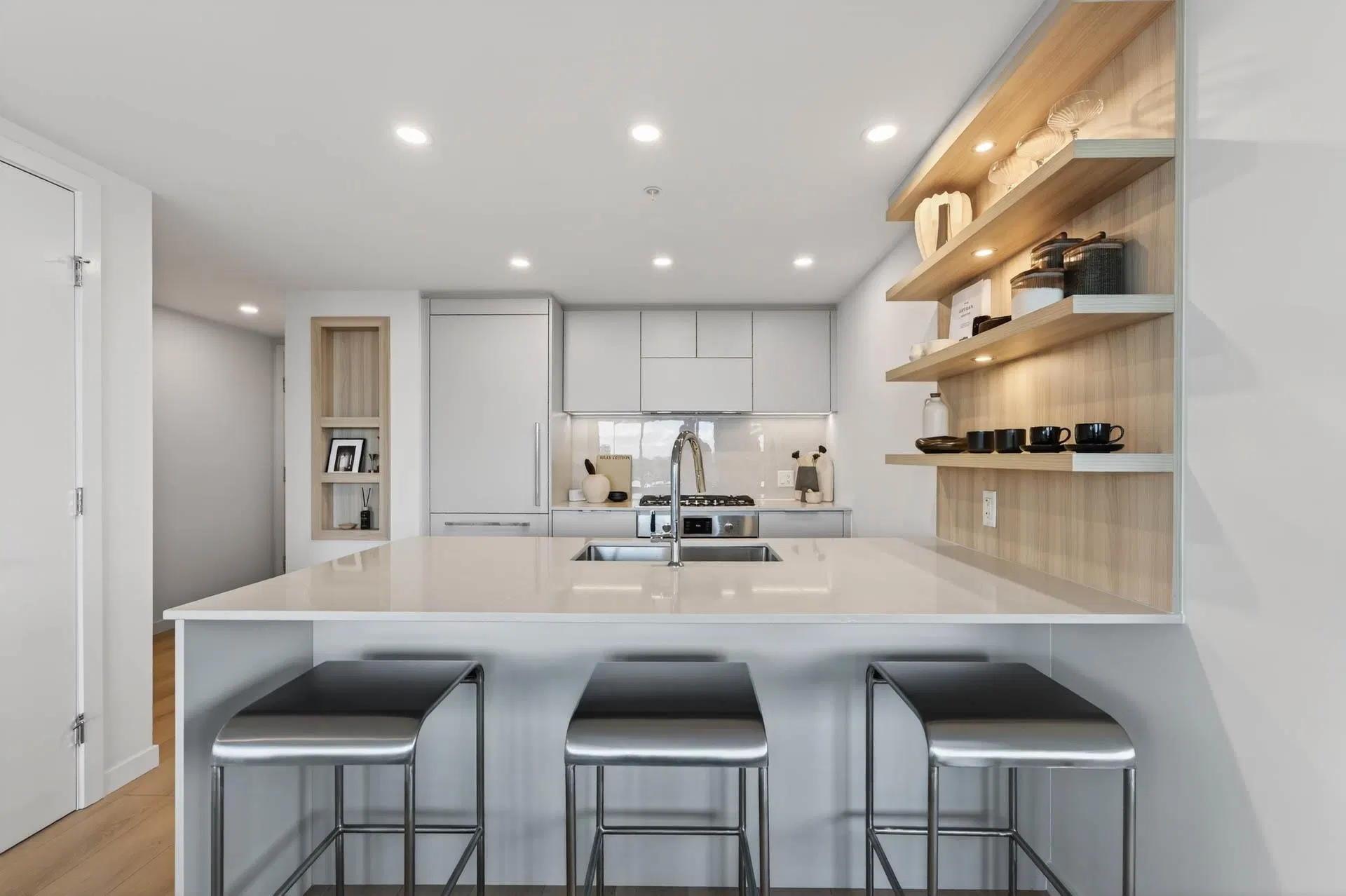 Photo 3 of 17 at #1203 – 311 Alderson Avenue