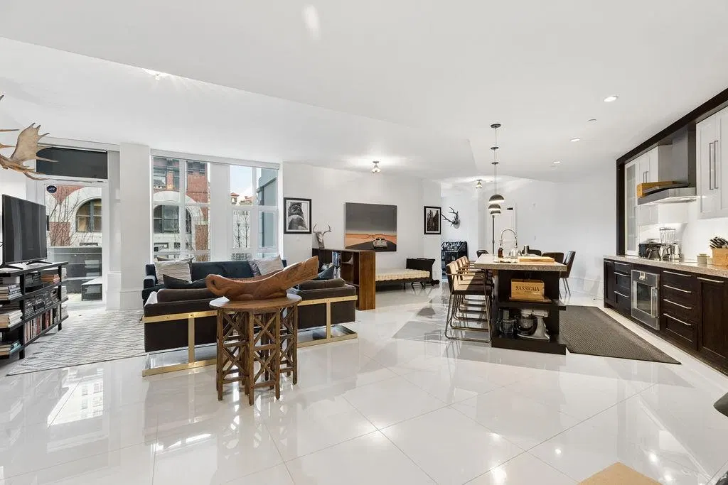Photo 2 of 35 at #304 – 1102 Hornby Street