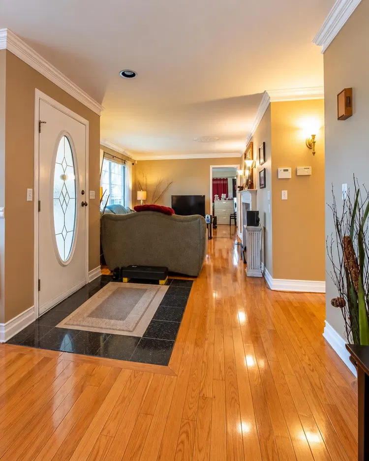 Photo 5 of 18 at 16490 84a Avenue