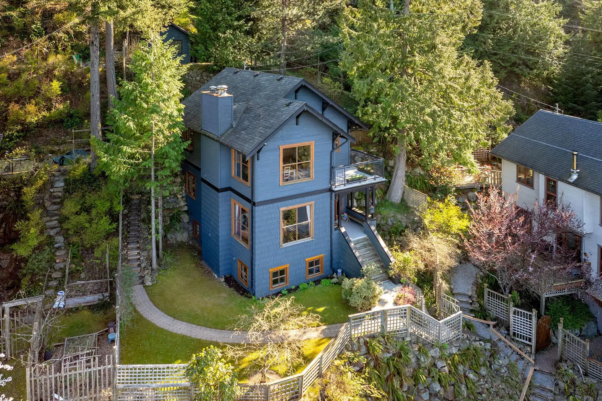 555 Roocroft Lane