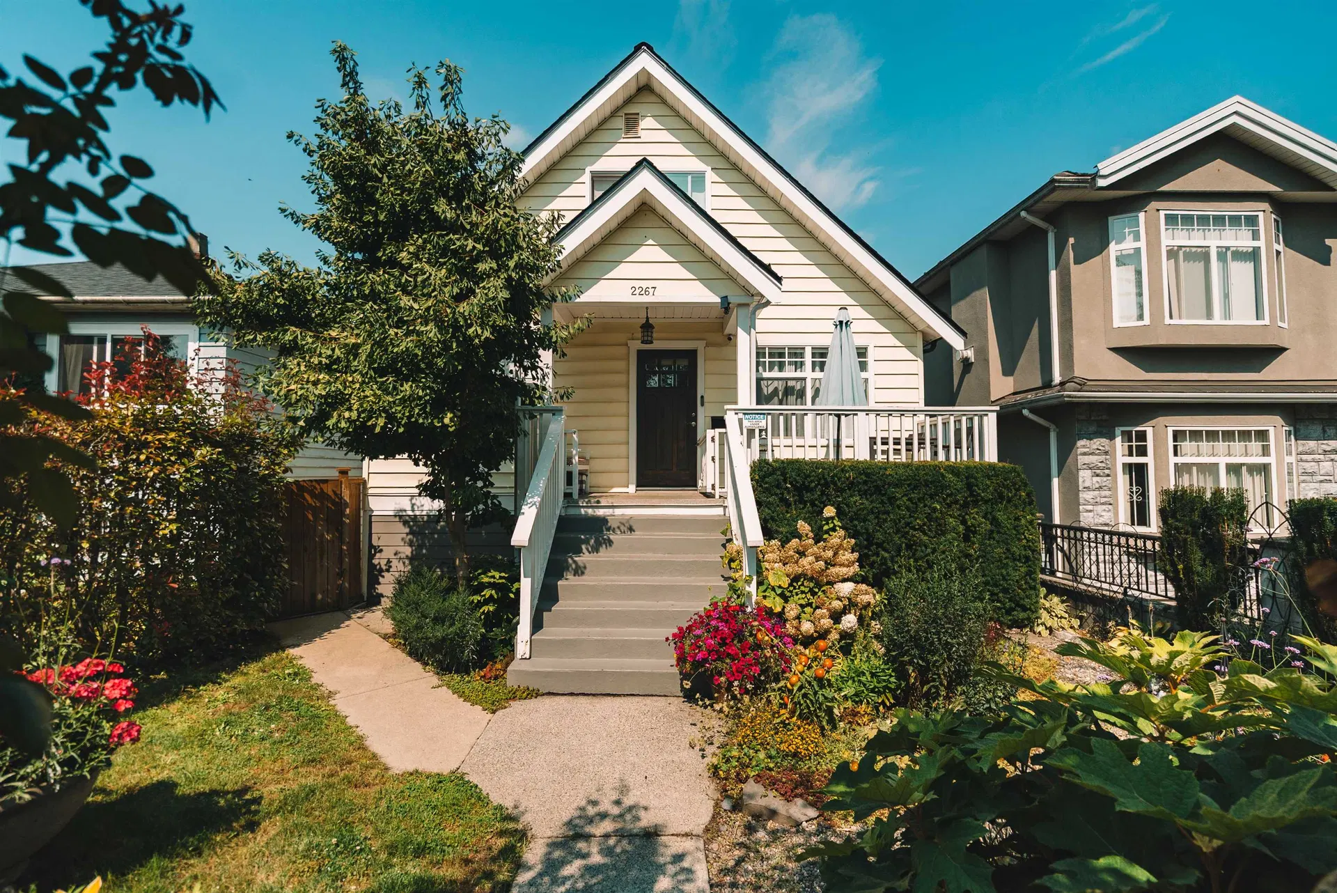 Photo 4 of 40 at 2267 Napier Street