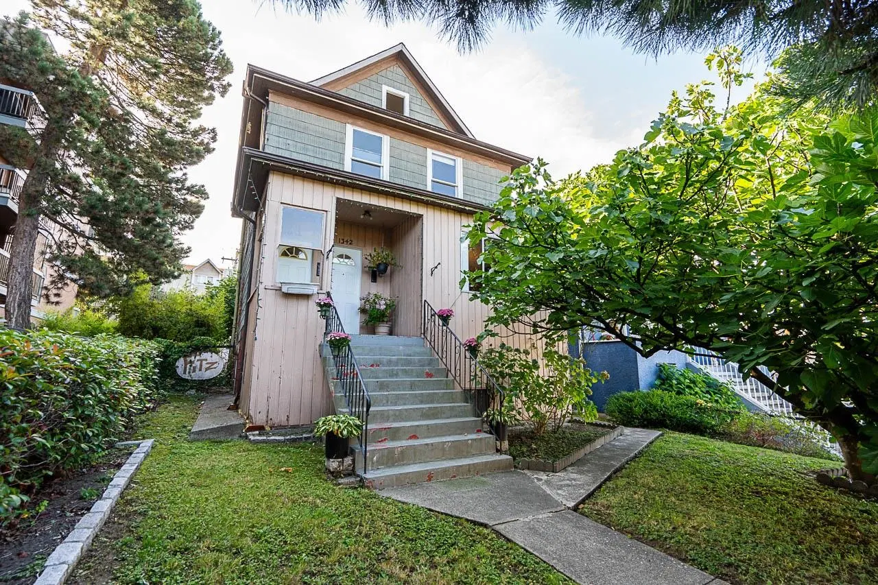 Photo 1 of 30 at 1342 Grant Street