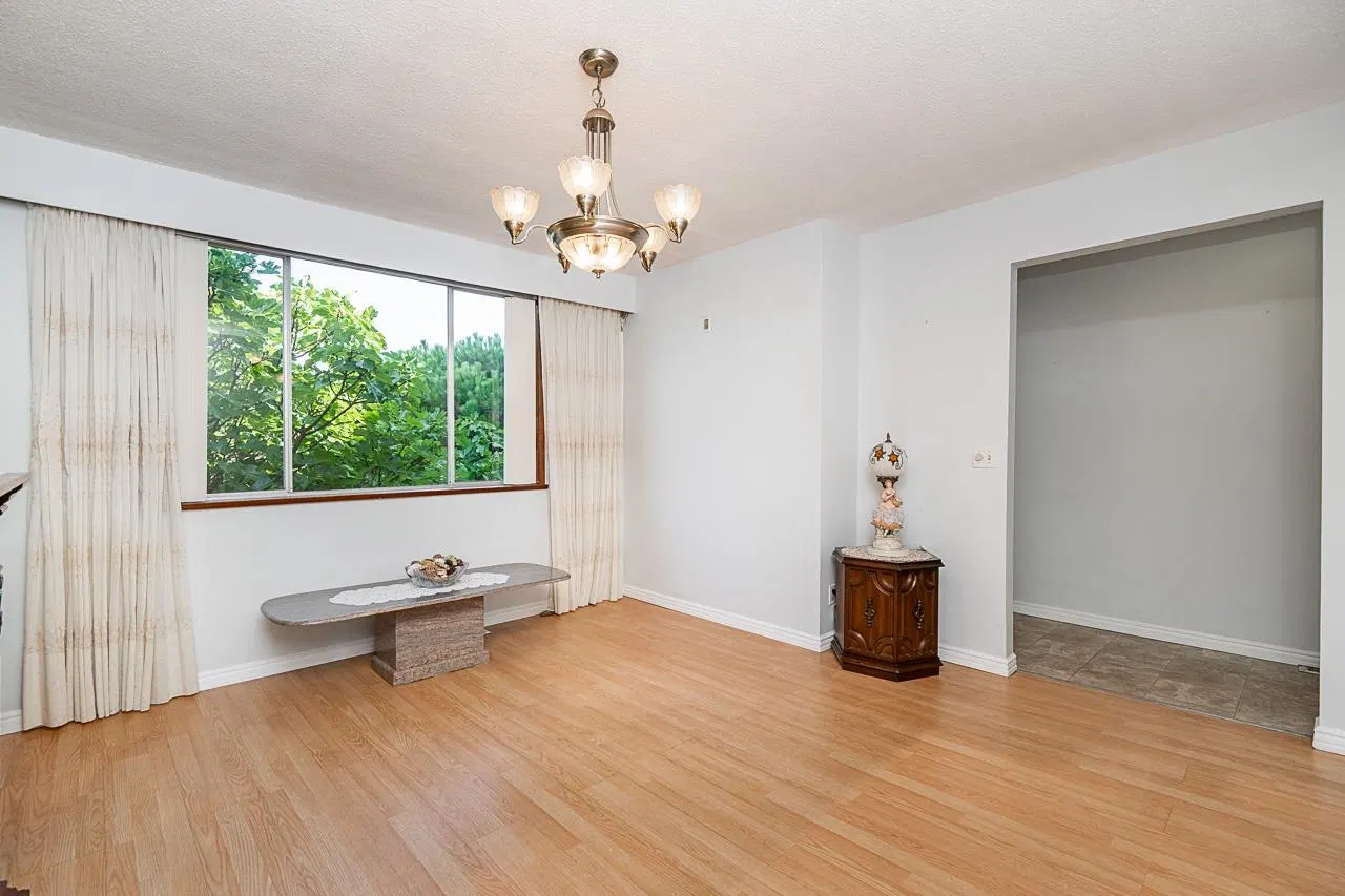 Photo 5 of 30 at 1342 Grant Street