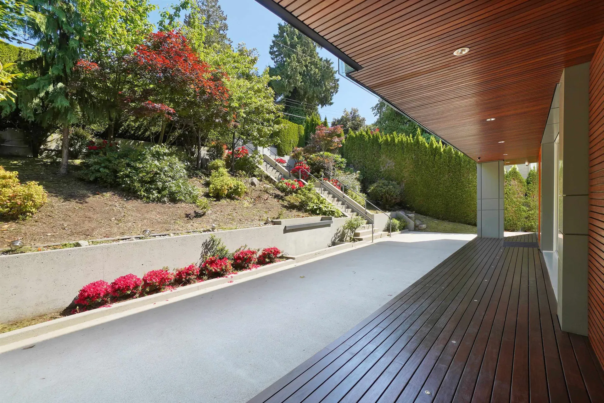 Photo 5 of 40 at 2370 Palmerston Avenue