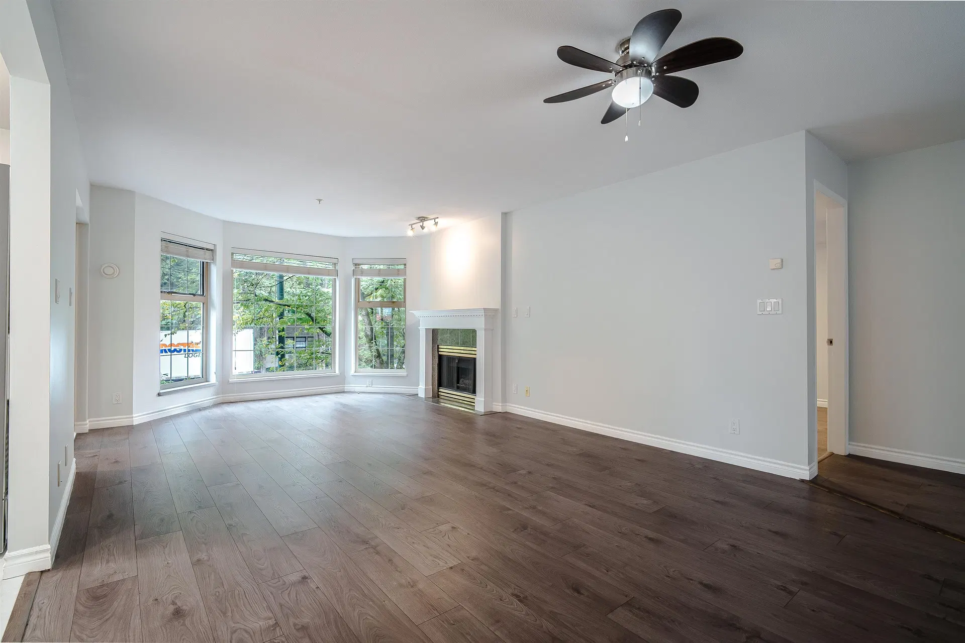 Photo 3 of 20 at #208 – 5650 Oak Street