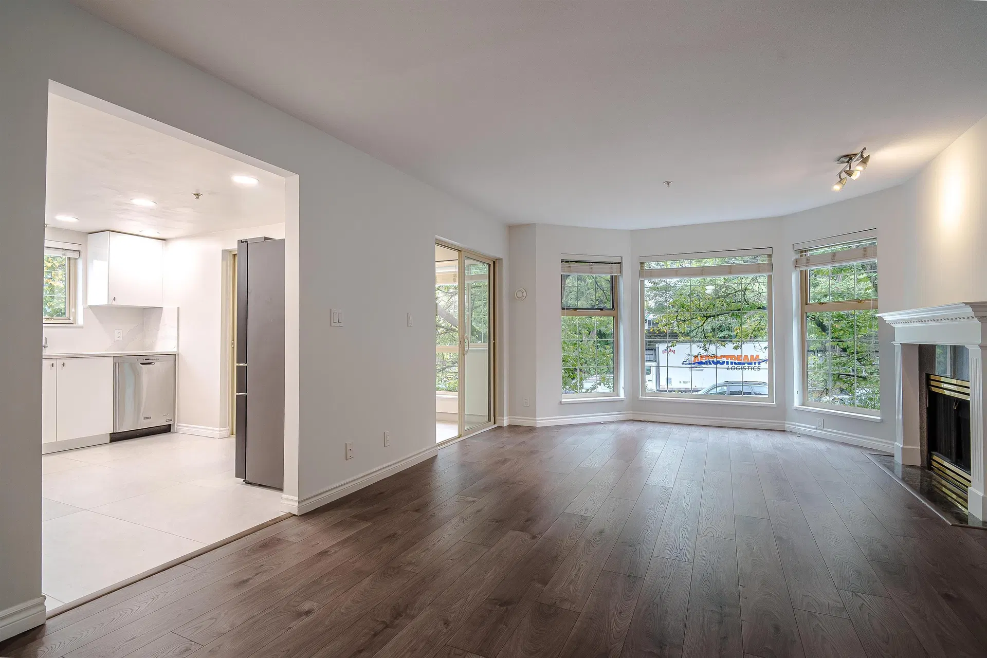Photo 4 of 20 at #208 – 5650 Oak Street