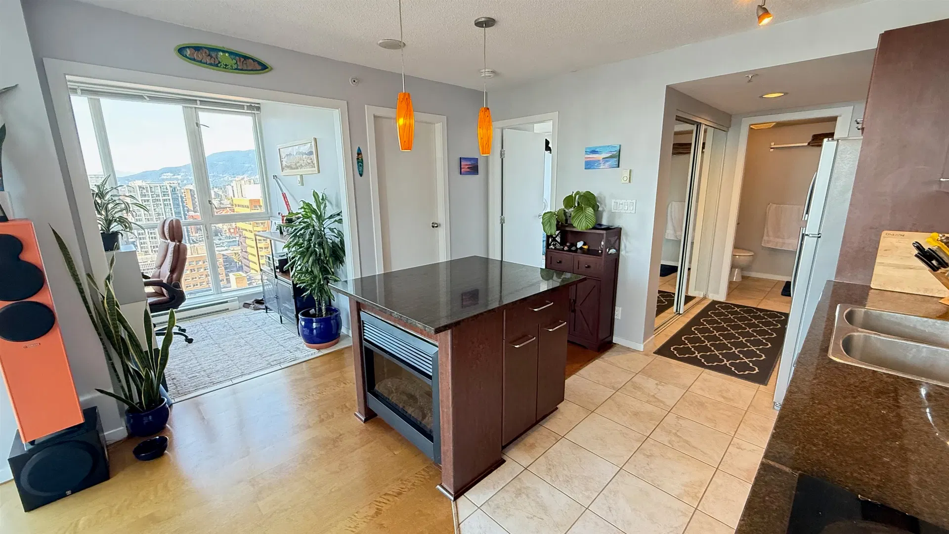Photo 4 of 40 at #2508 – 1155 Seymour Street