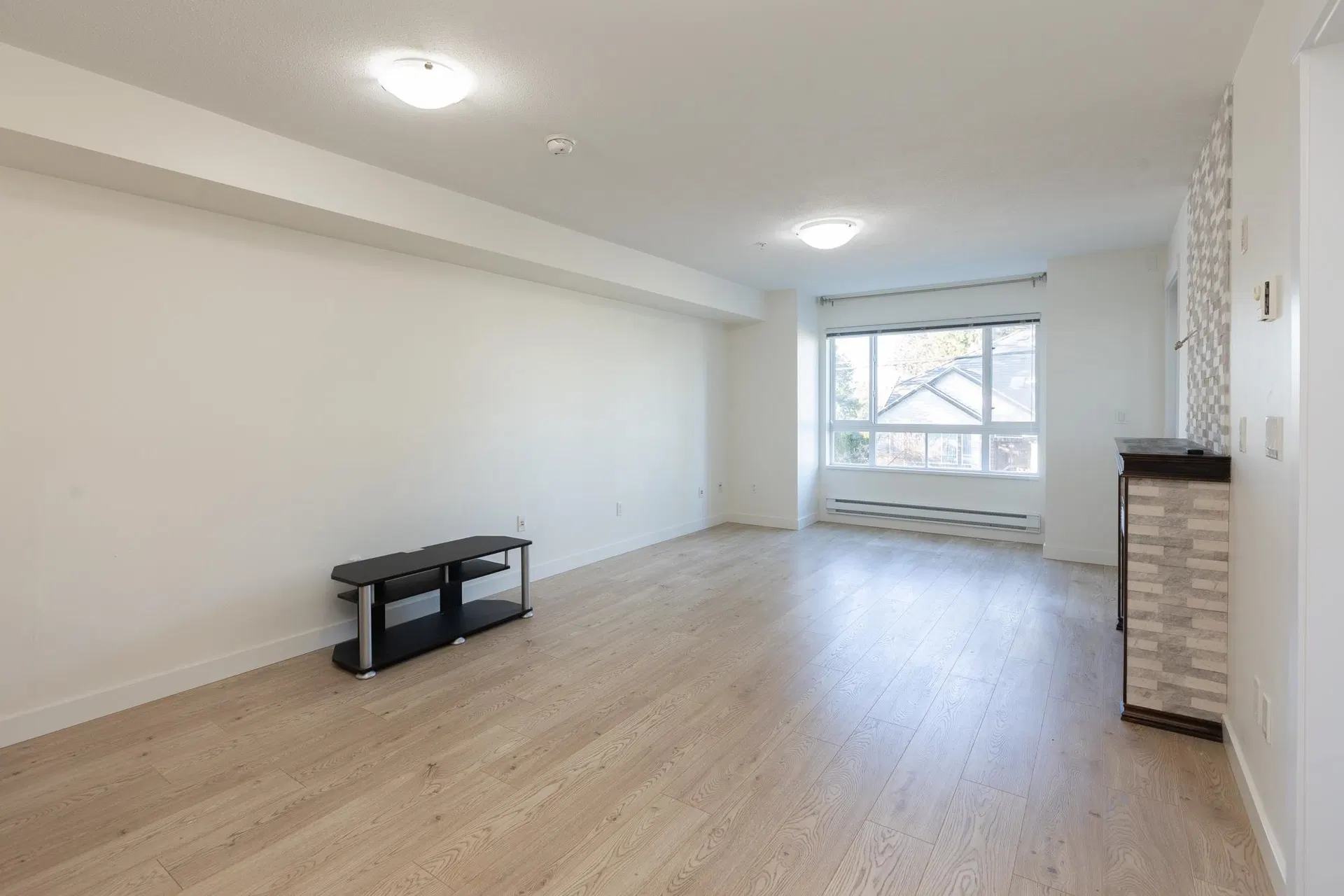 Photo 4 of 13 at #202 – 14960 102a Avenue