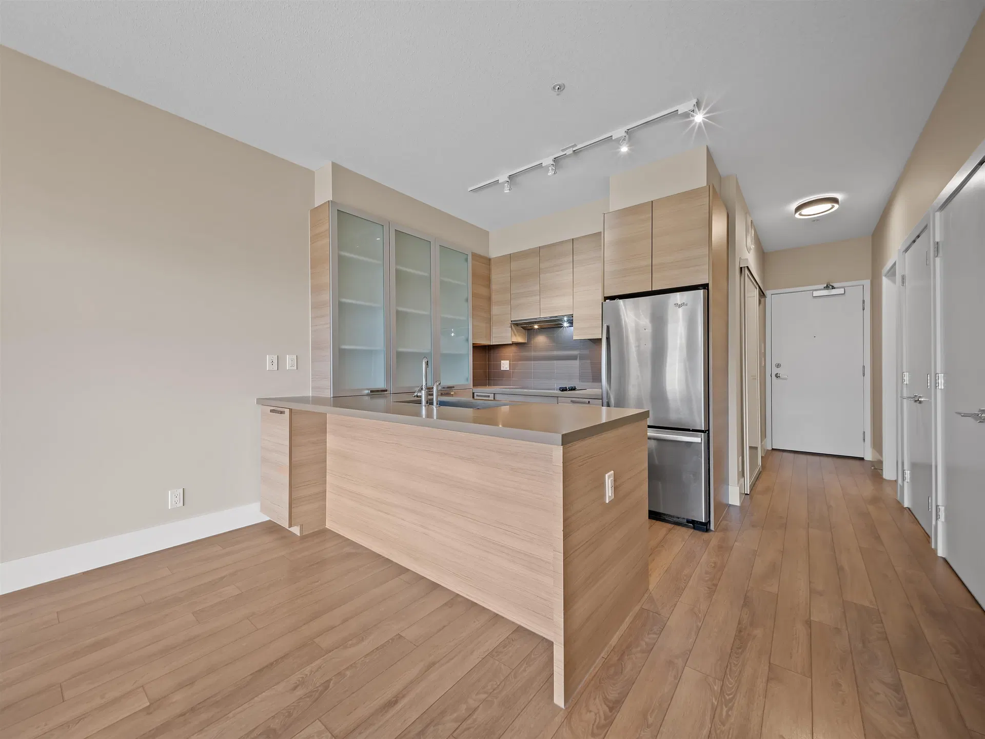 Photo 4 of 40 at #215 – 3606 Aldercrest Drive