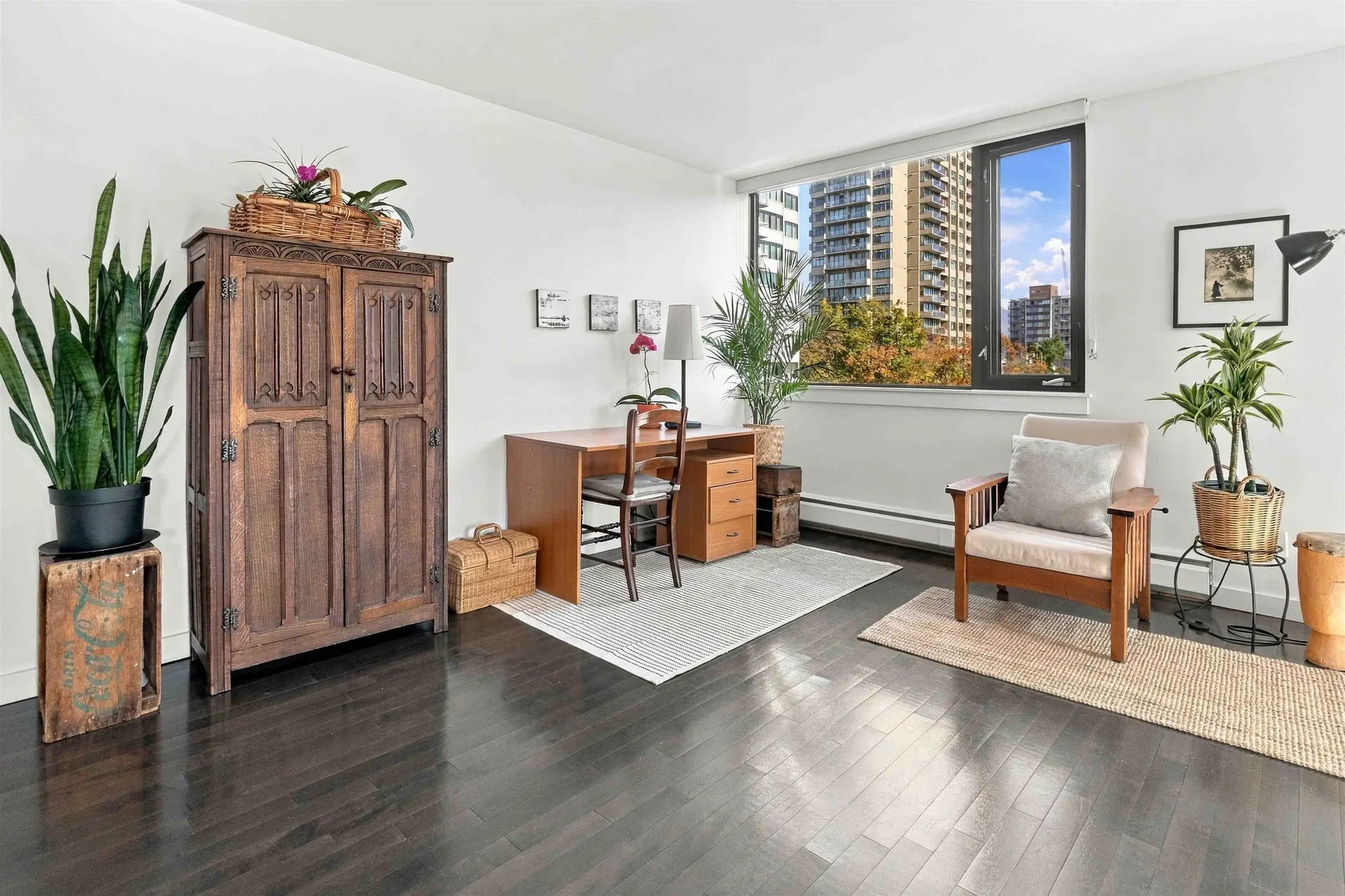 Photo 4 of 22 at #605 – 1725 Pendrell Street