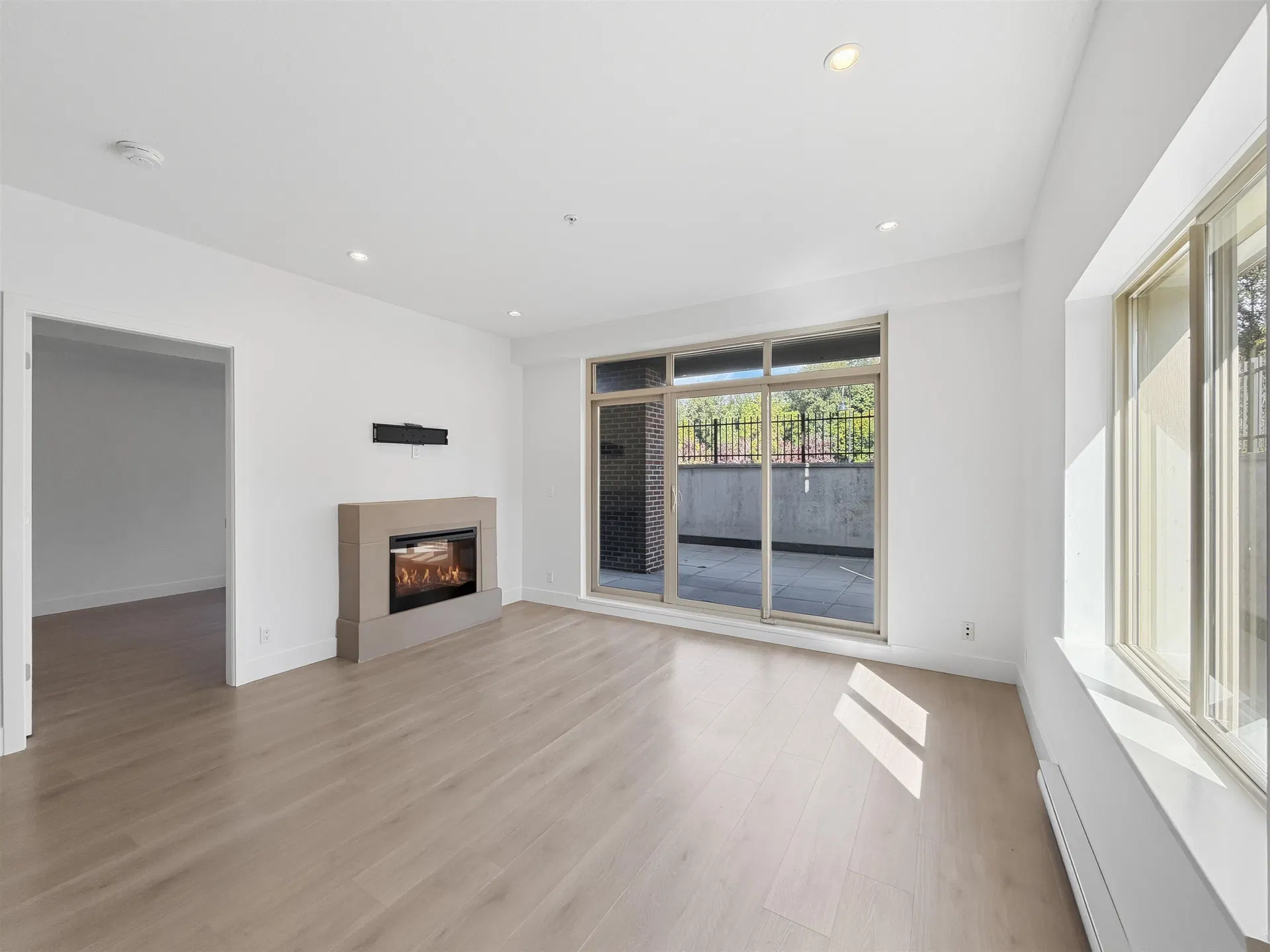 Photo 2 of 28 at #204 – 1273 Marine Drive