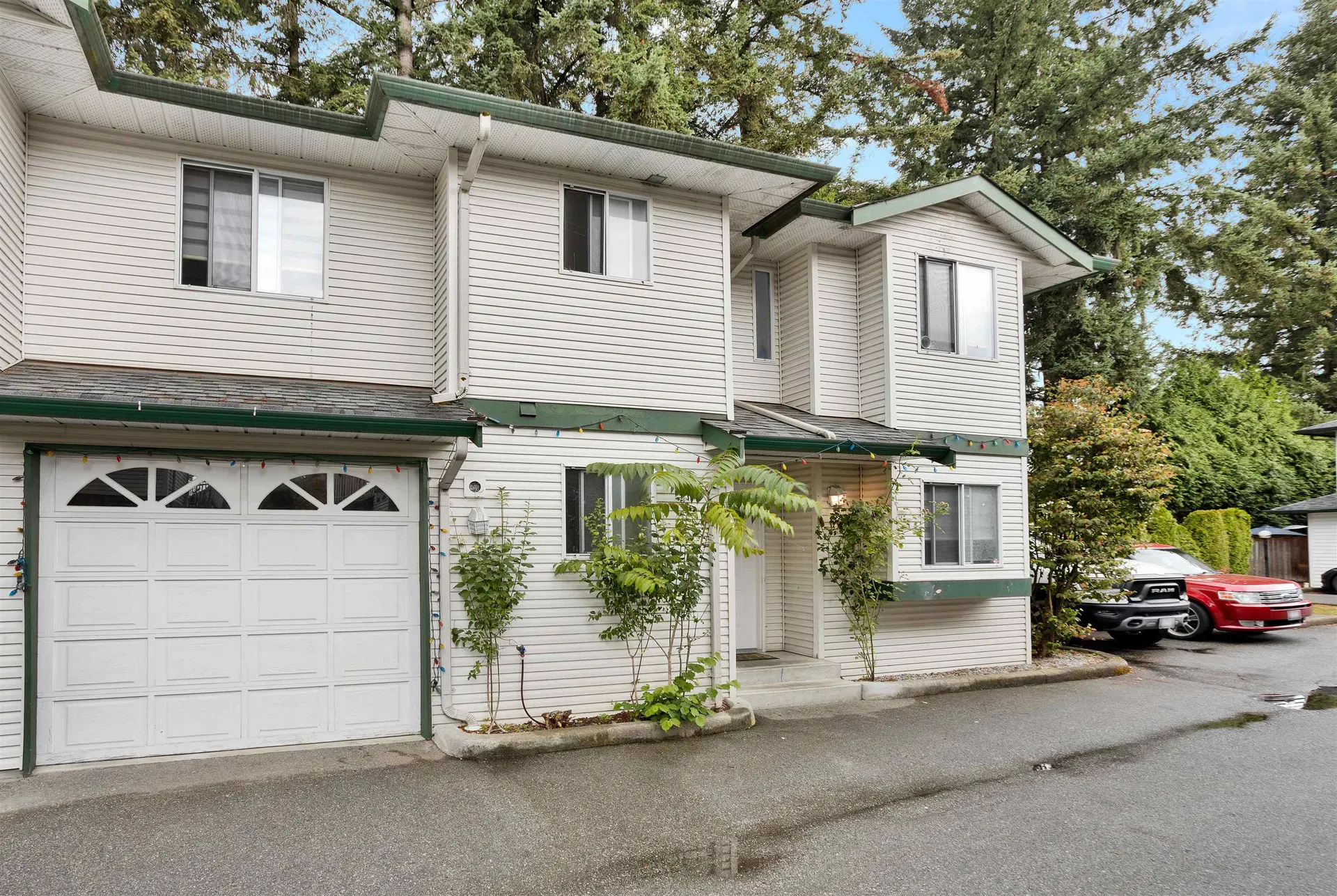 Photo 1 of 27 at #11 – 11875 210 Street