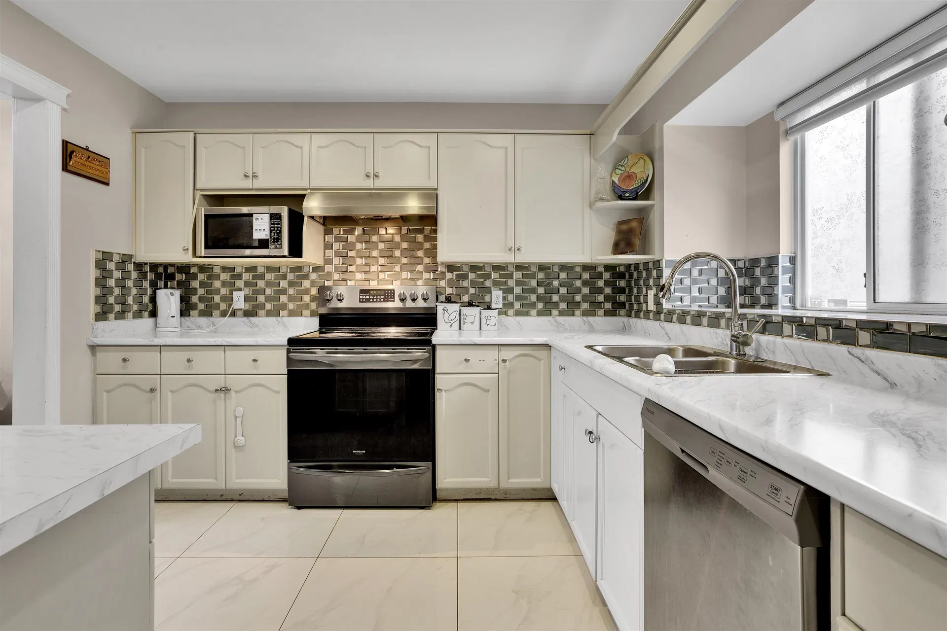 Photo 2 of 27 at #11 – 11875 210 Street