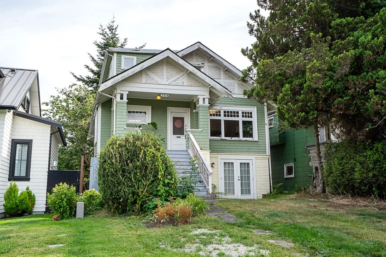 Photo 1 of 34 at 2814 Trinity Street