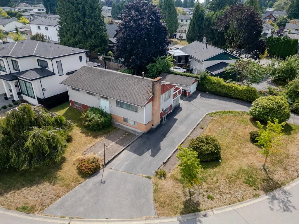 Photo 1 of 34 at 11050 N Fuller Crescent
