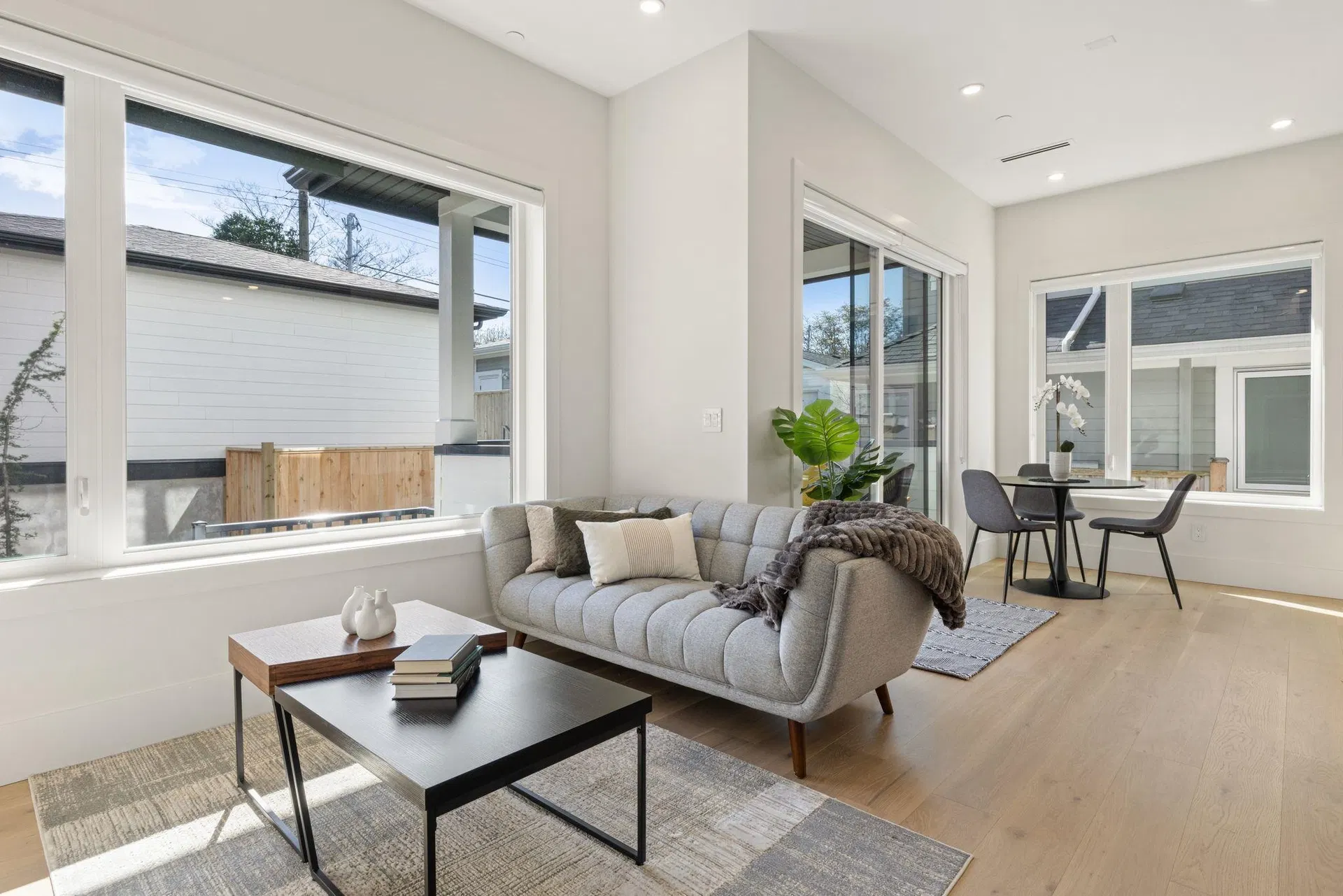 Photo 5 of 39 at 2138 Venables Street