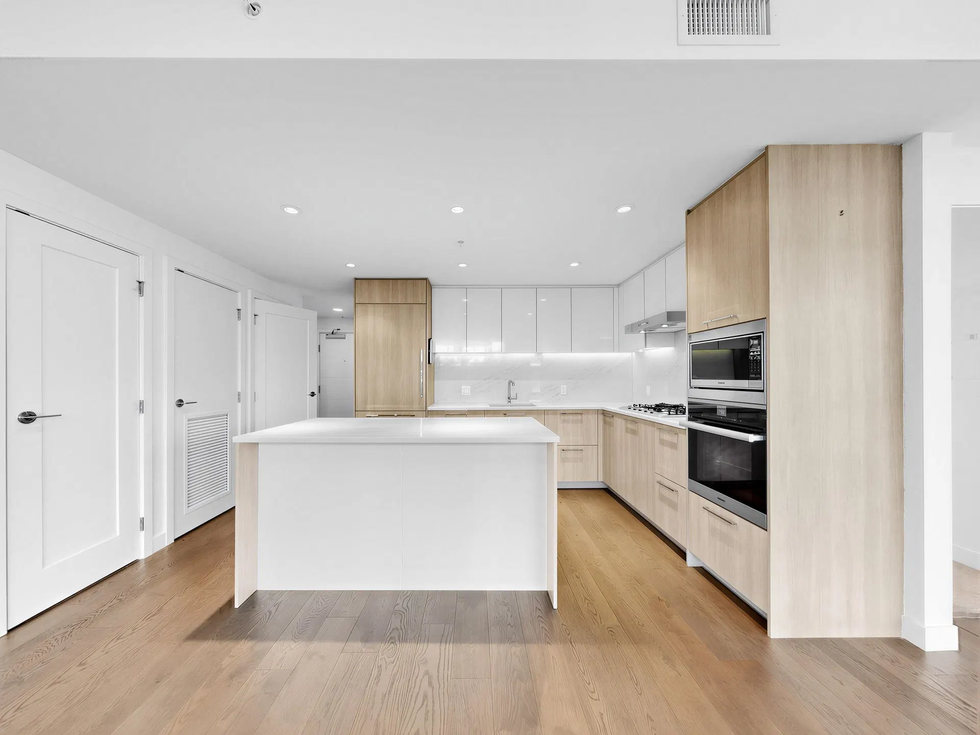 Photo 5 of 31 at #608 – 8160 Mcmyn Way
