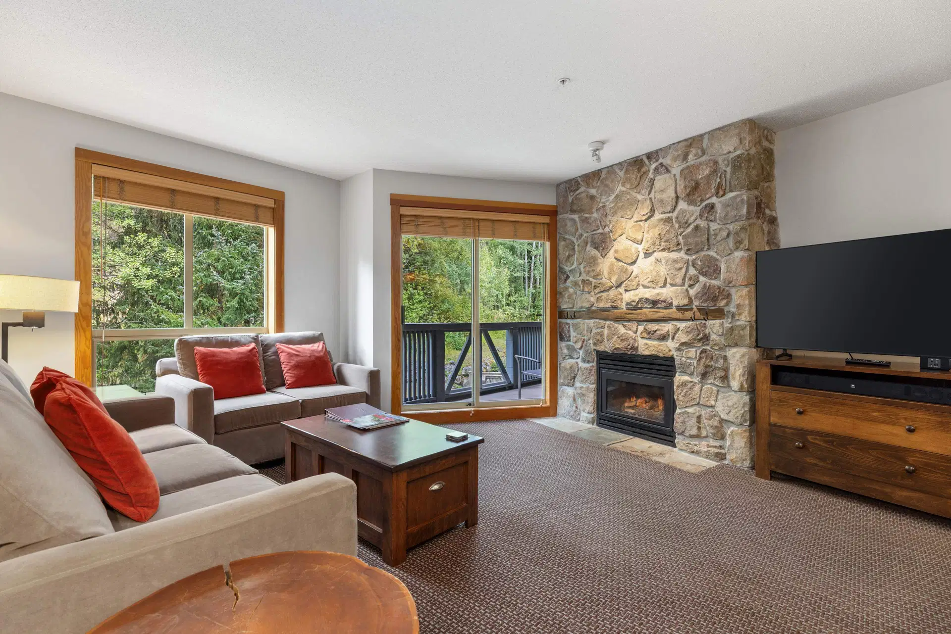 #432A – 2036 London Lane