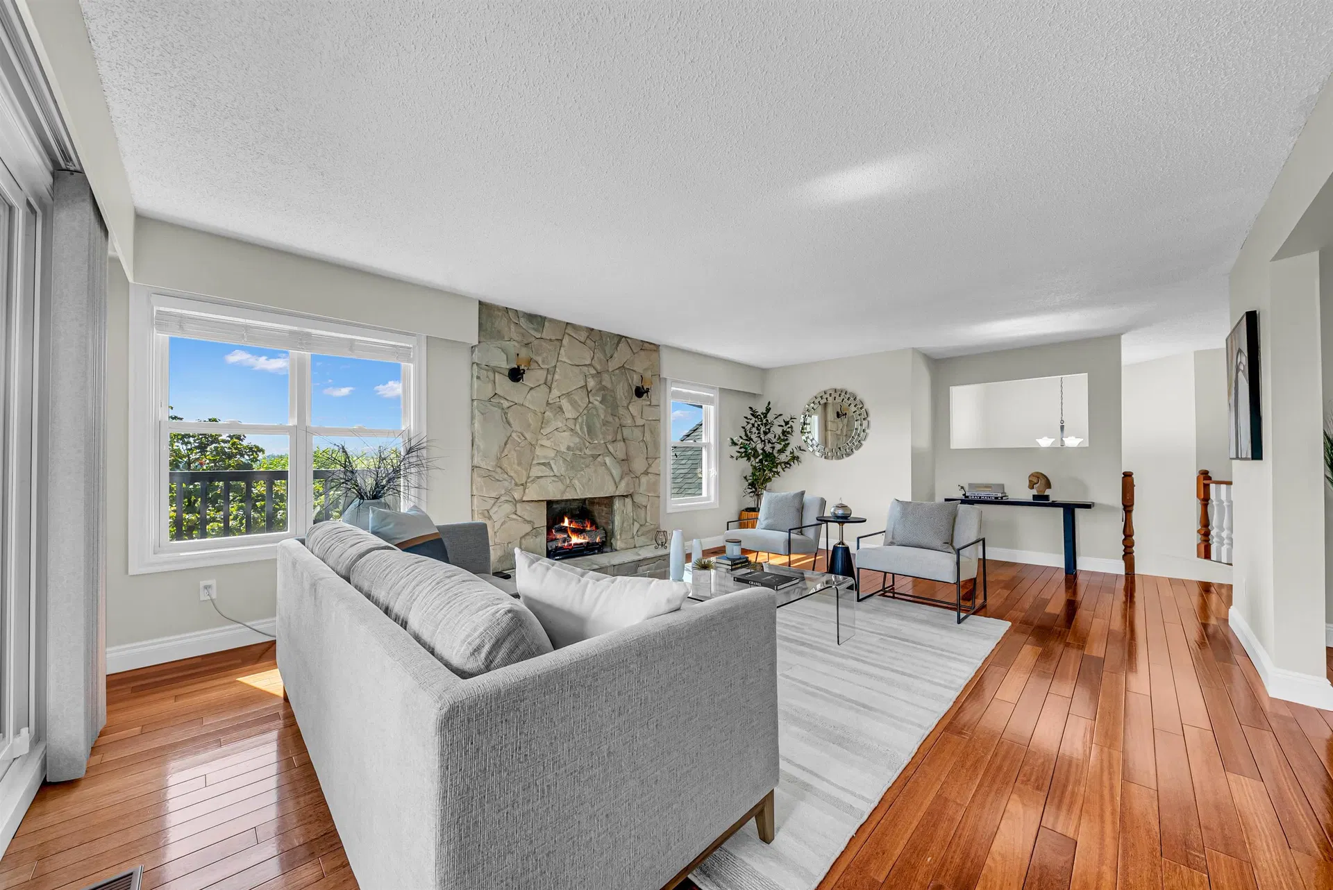 Photo 4 of 40 at 7347 Queenston Court