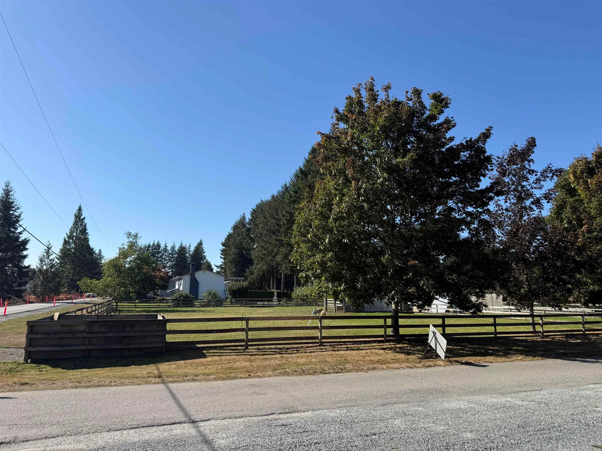 Photo 4 of 31 at 24157 52 Avenue