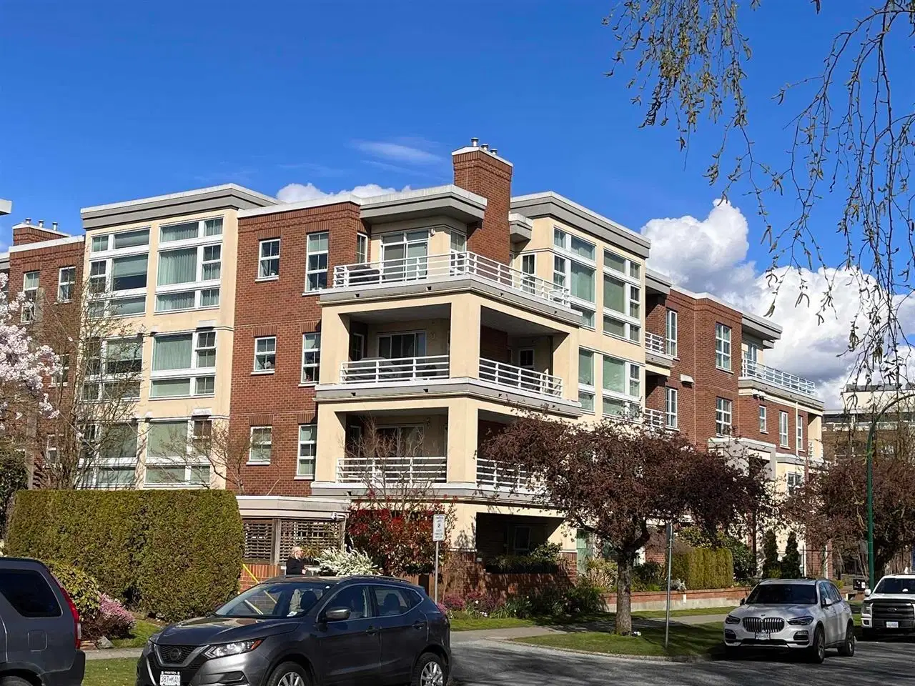 #214 – 2105 42nd Avenue