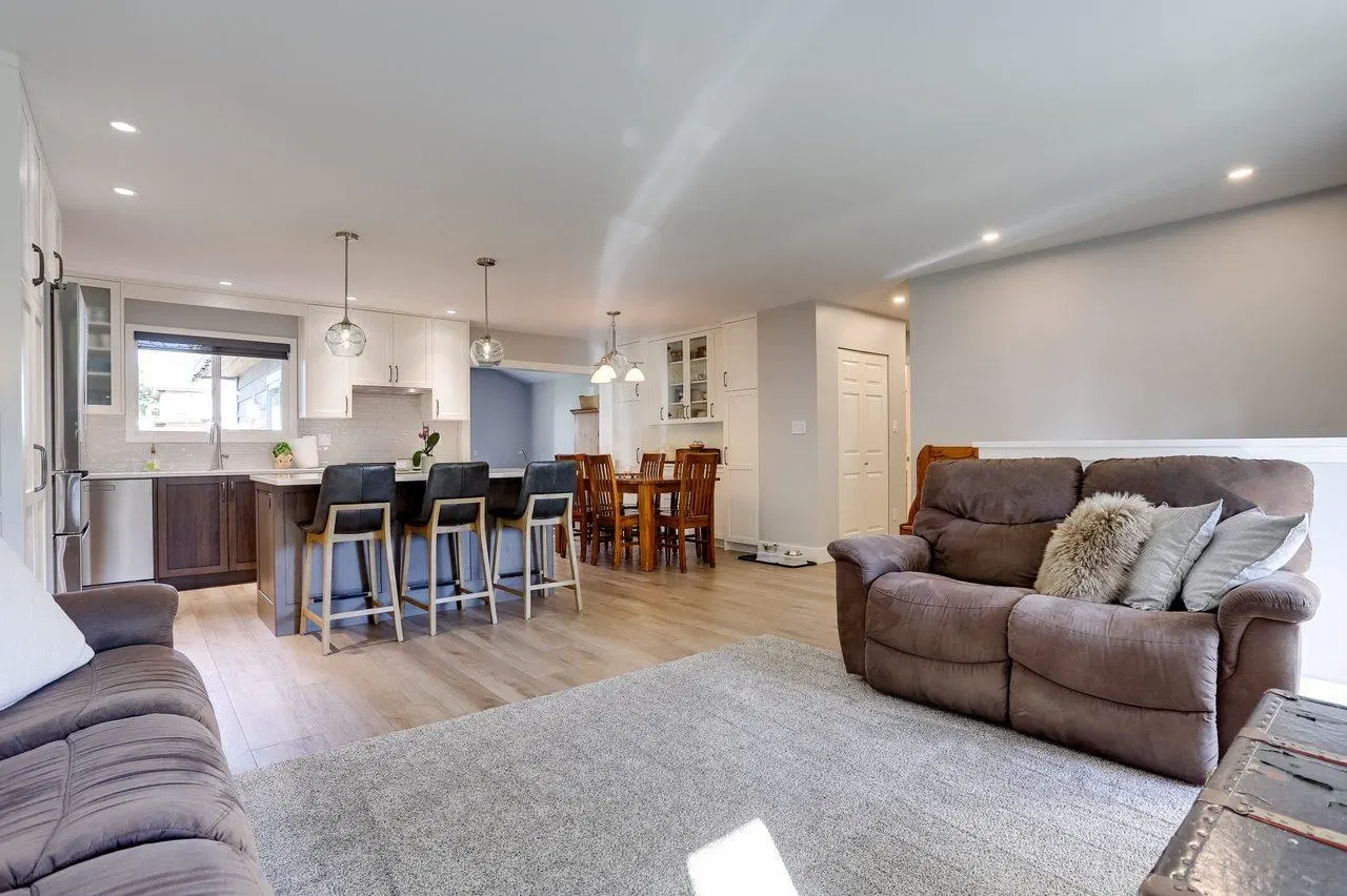 Photo 5 of 24 at 1835 156 Street