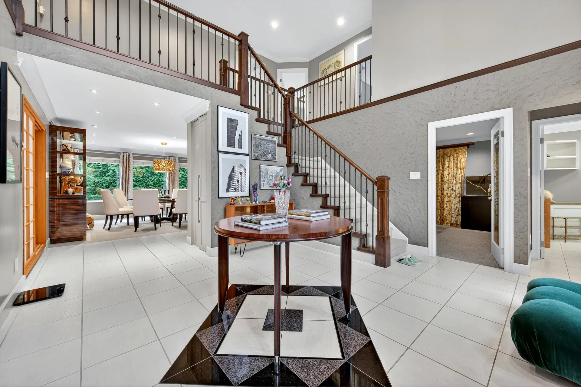 Photo 4 of 25 at 5891 Laurelwood Court