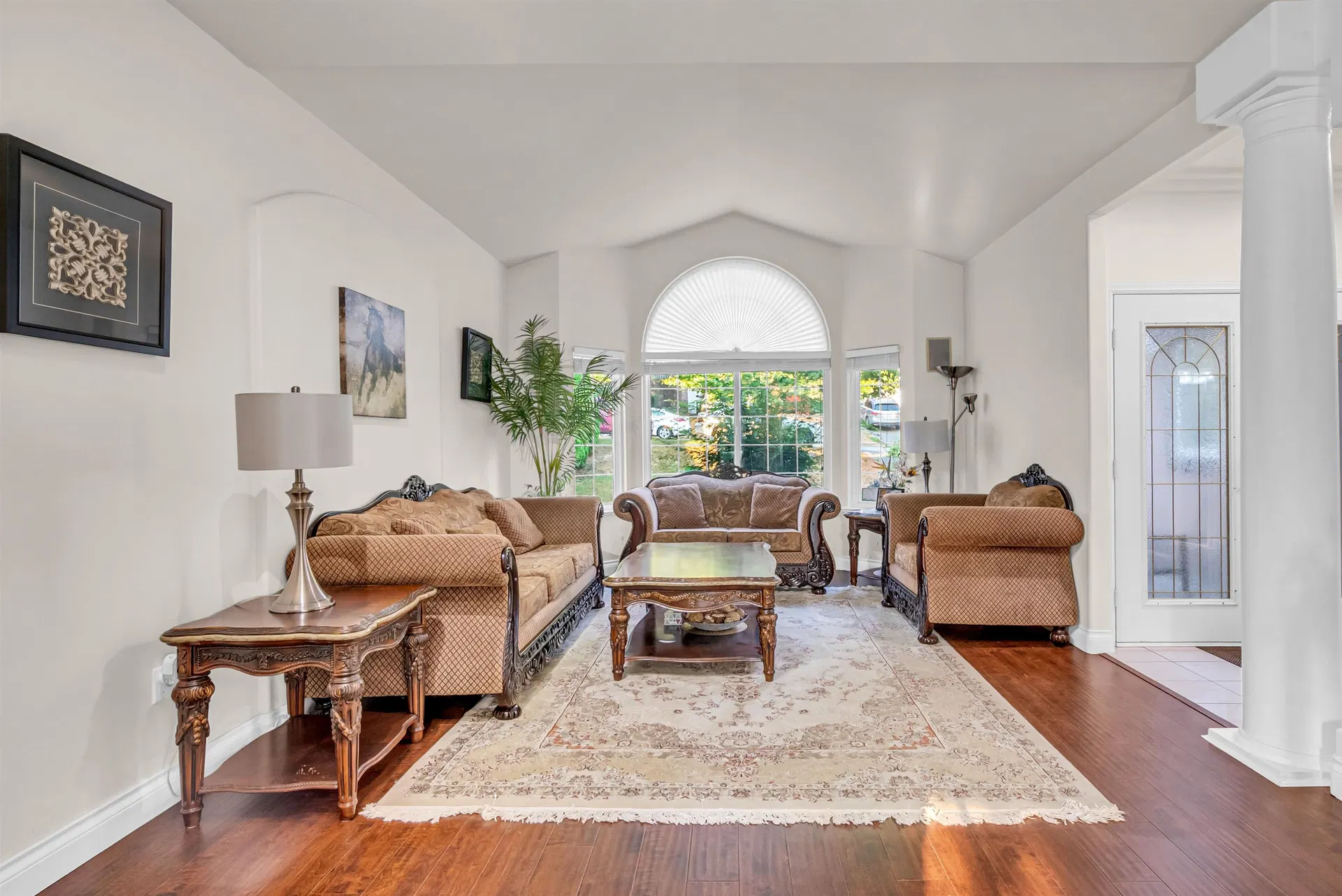 Photo 5 of 40 at 10442 Tamarack Crescent