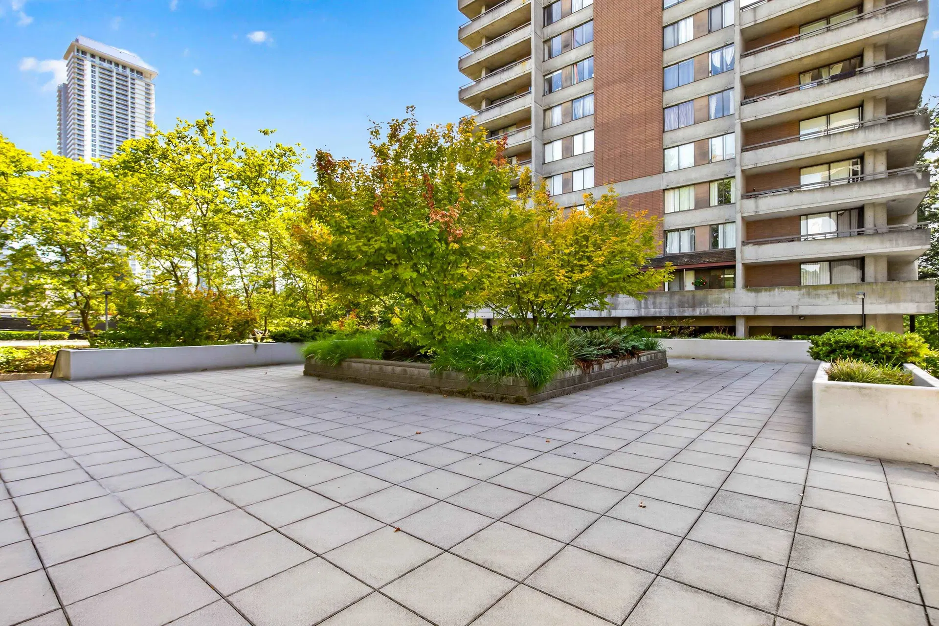 Photo 3 of 40 at #1601 – 3771 Bartlett Court
