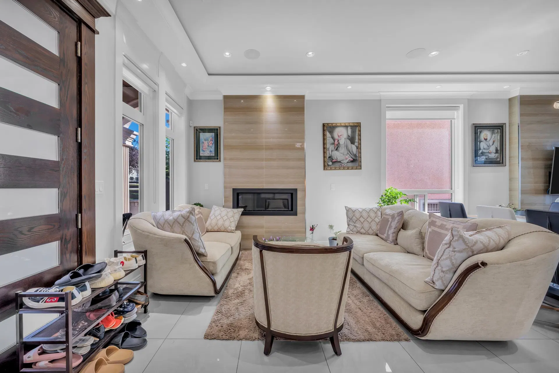 Photo 5 of 37 at 768 E 58th Avenue
