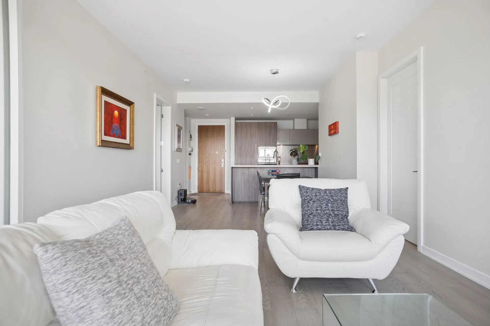 #906 – 181 1st Avenue