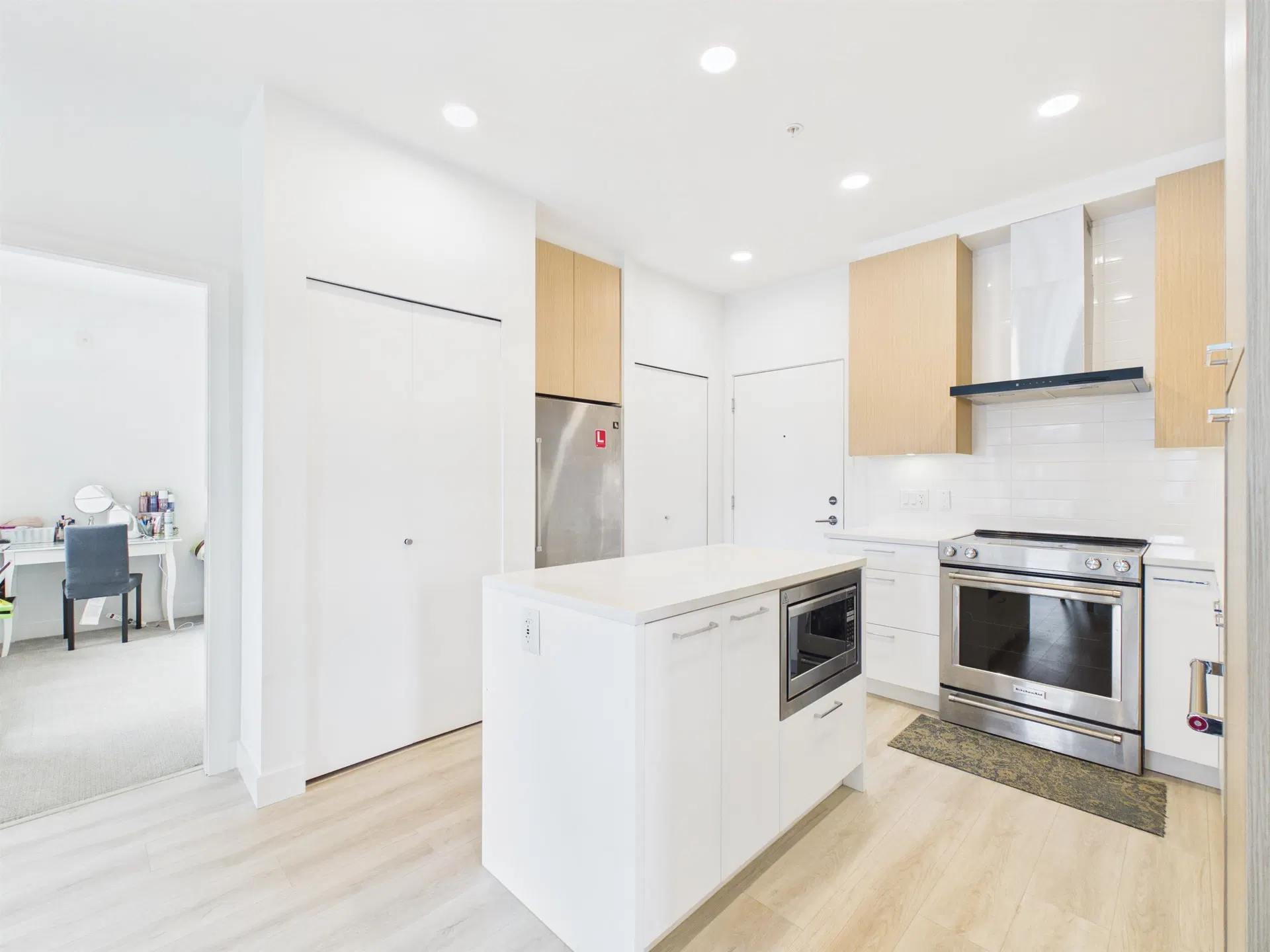 Photo 4 of 32 at #521 – 7588 16th Street