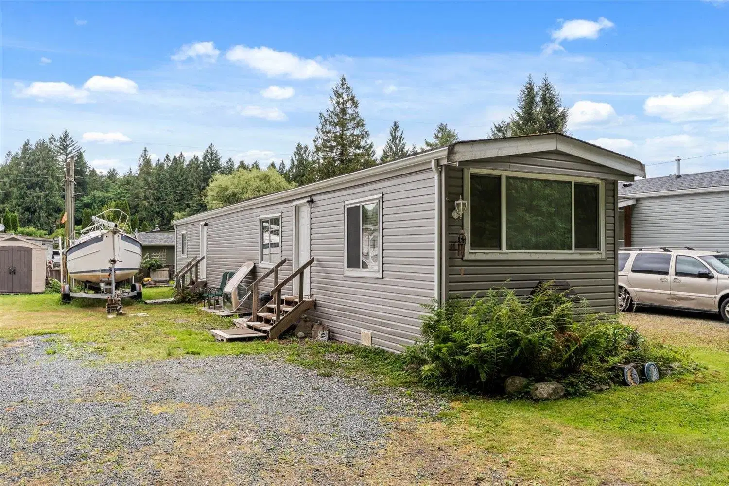 #41 – 3942 Columbia Valley Road