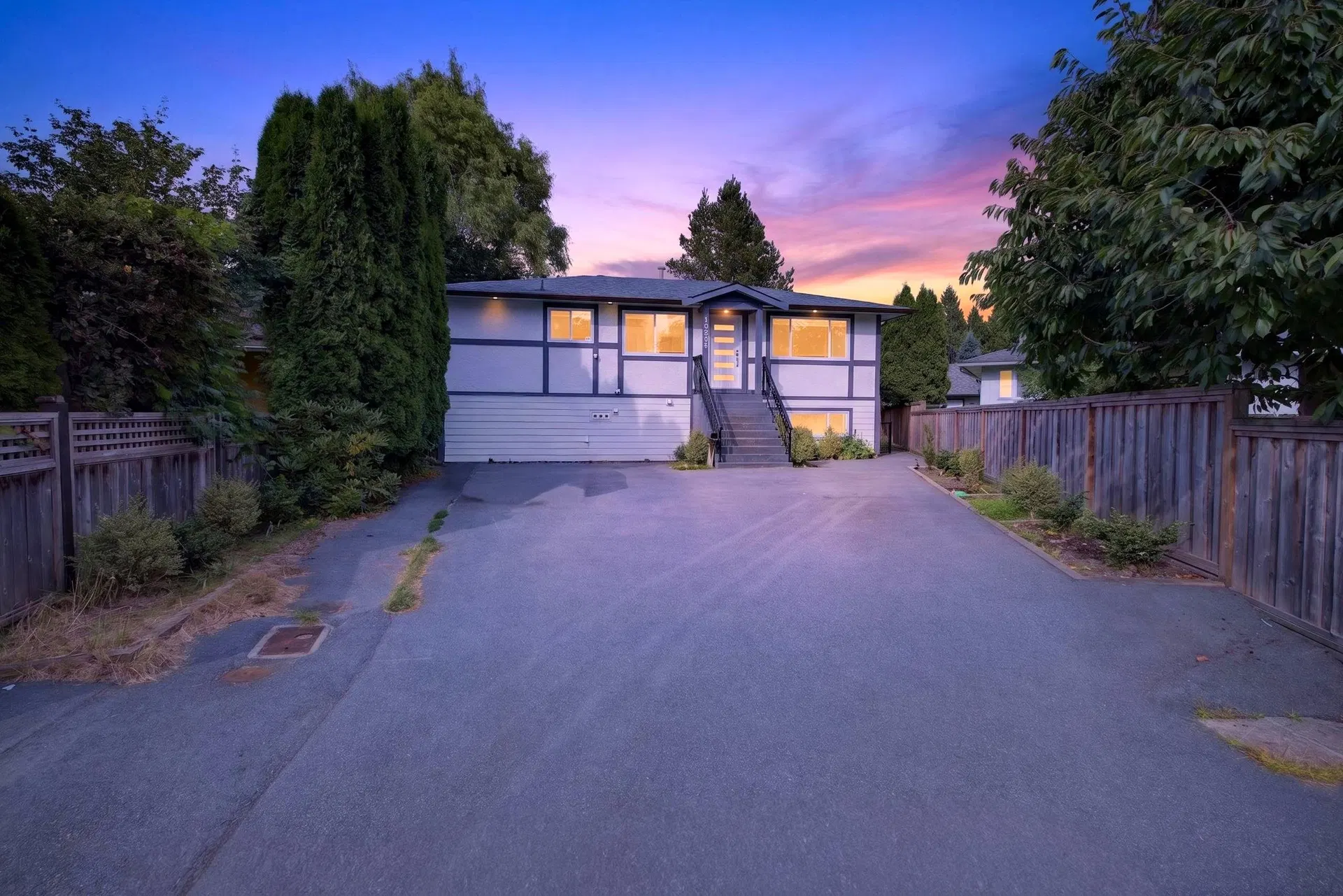 Photo 3 of 40 at 20543 50a Avenue