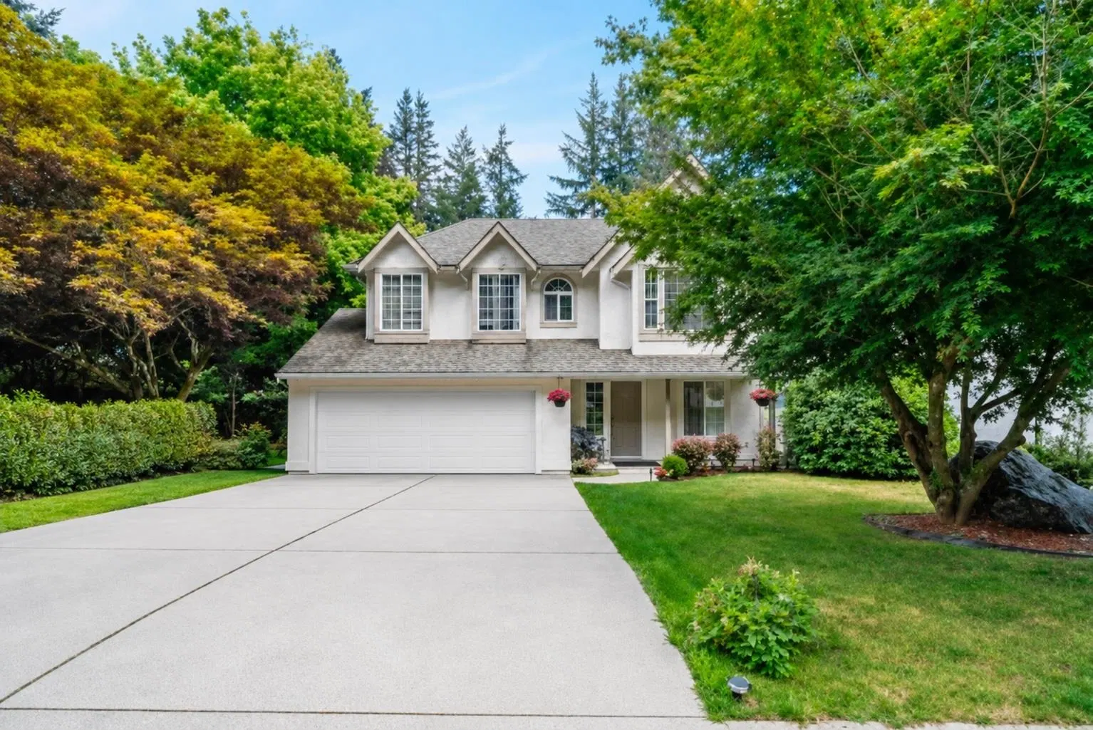 Photo 1 of 31 at 275 Forrest Crescent