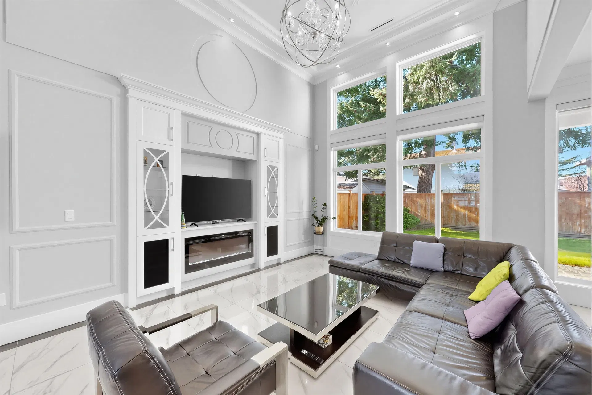 Photo 3 of 38 at 6220 Yeats Crescent