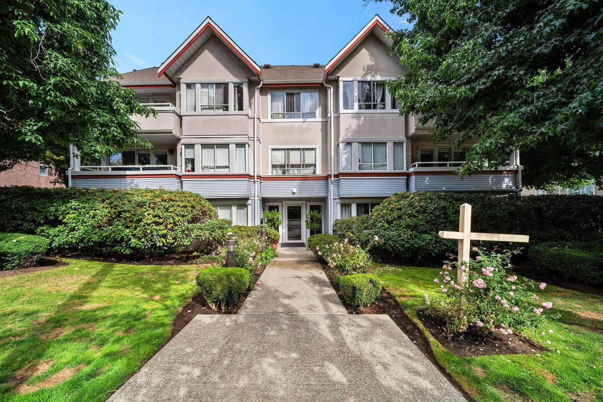 Photo 2 of 24 at #202 – 1845 W 7th Avenue