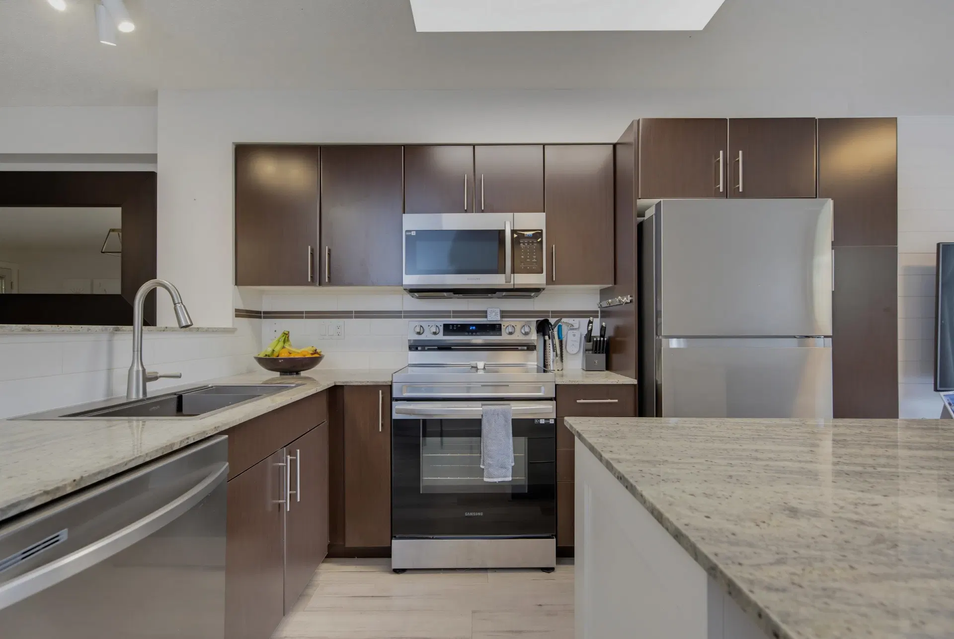 Photo 5 of 40 at #89 – 19250 65 Avenue